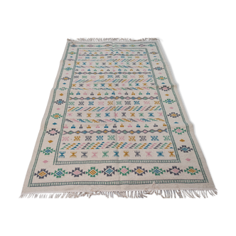 Tapis blanc fait à la main tapis kilim marocain style berbère en pure laine