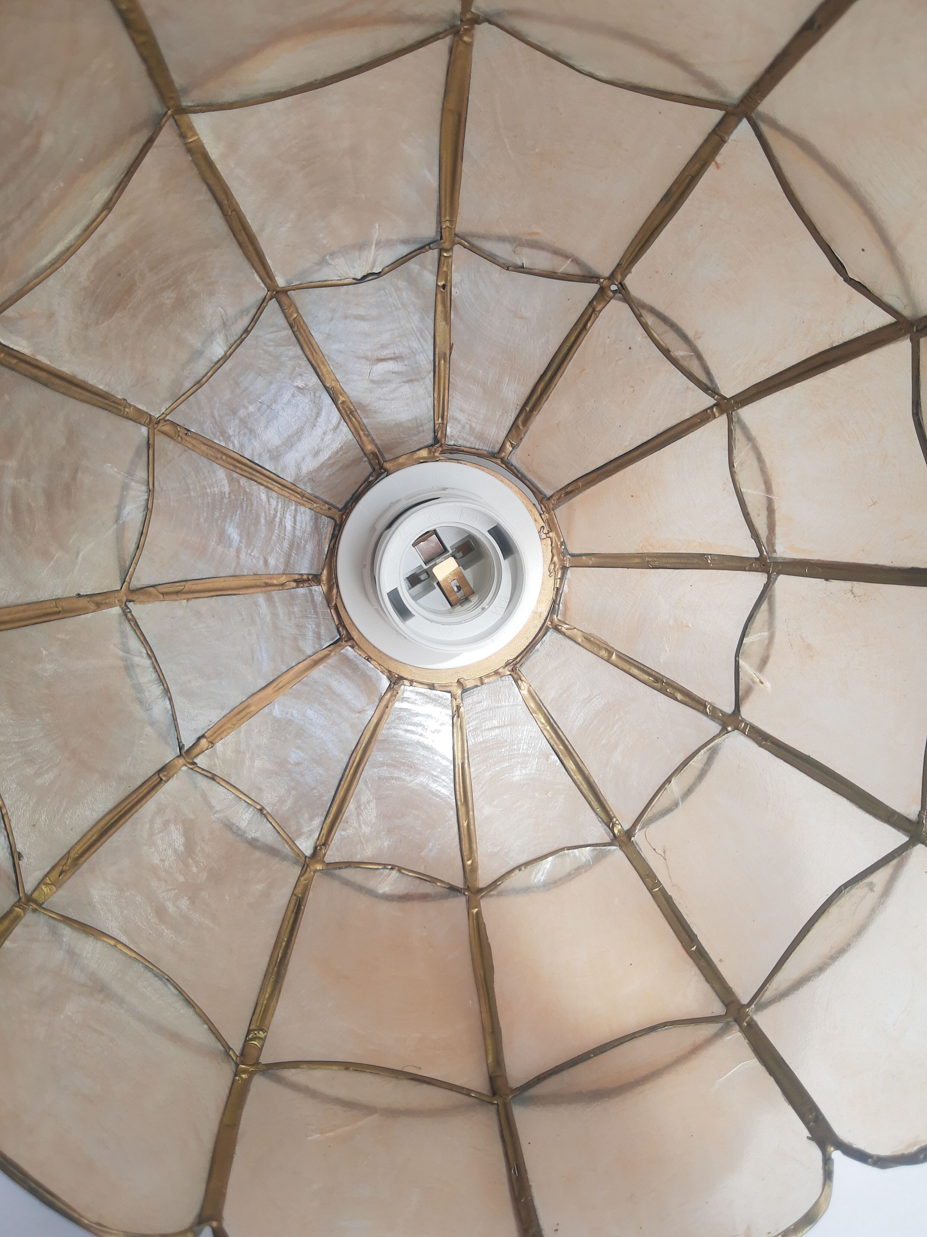 Mother-of-pearl and brass pendant lamp from the 60s and 70s
