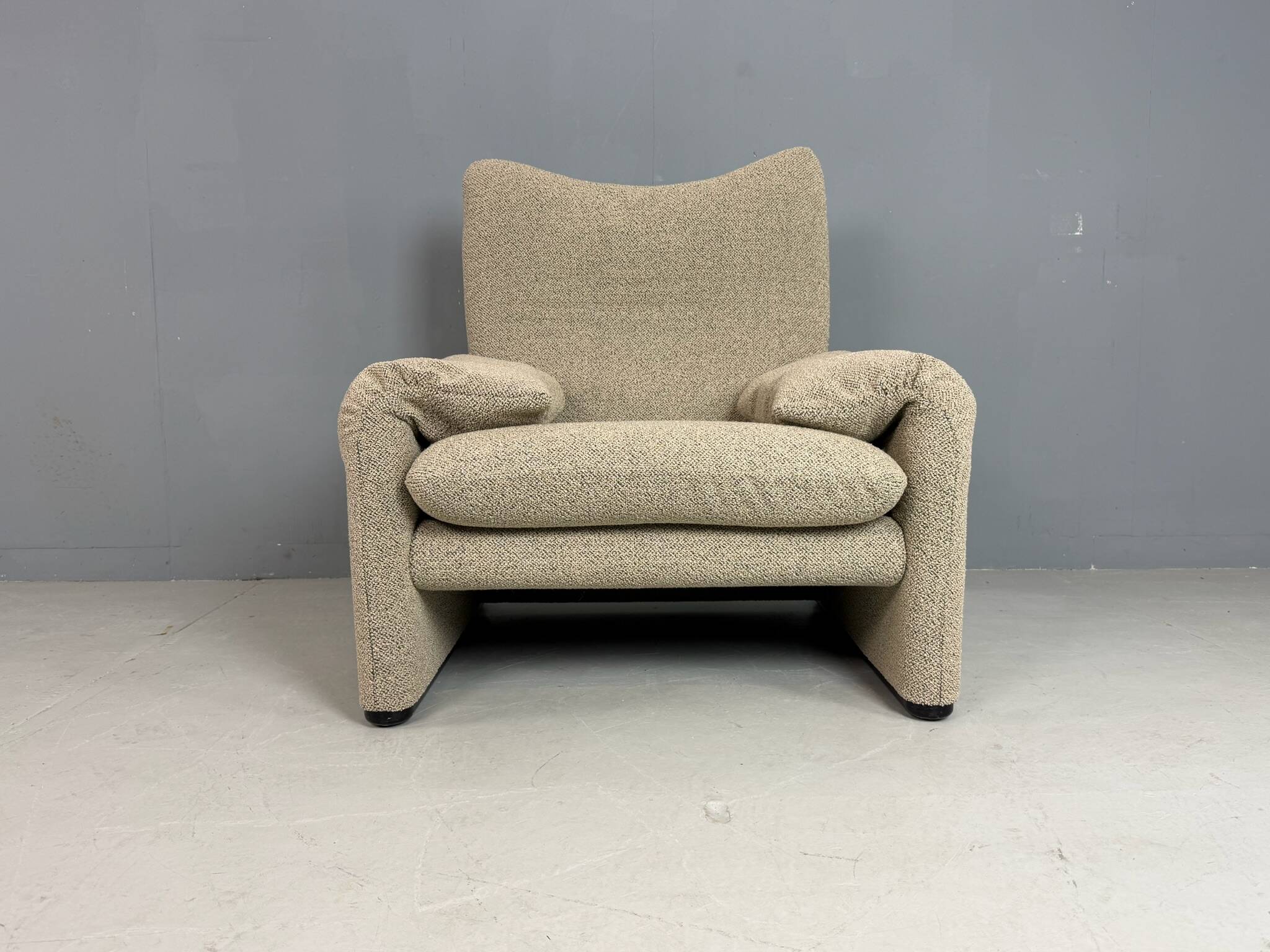 Vico Magistretti Maralunga reupholstered lounge chair for Cassina, 1980s