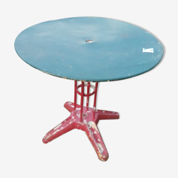 Veritable old-foot cast bistro table