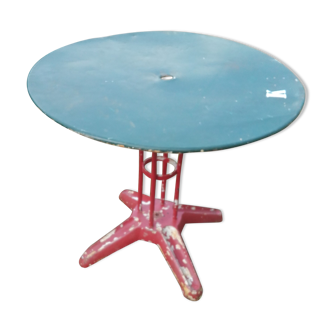 Veritable old-foot cast bistro table