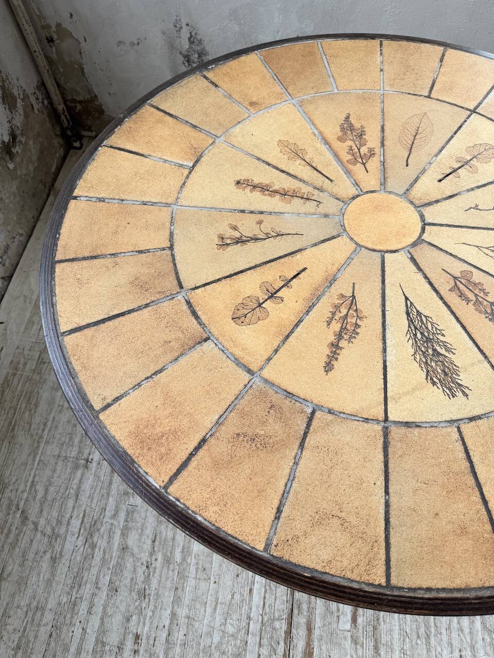 Herbier Capron ceramic dining table