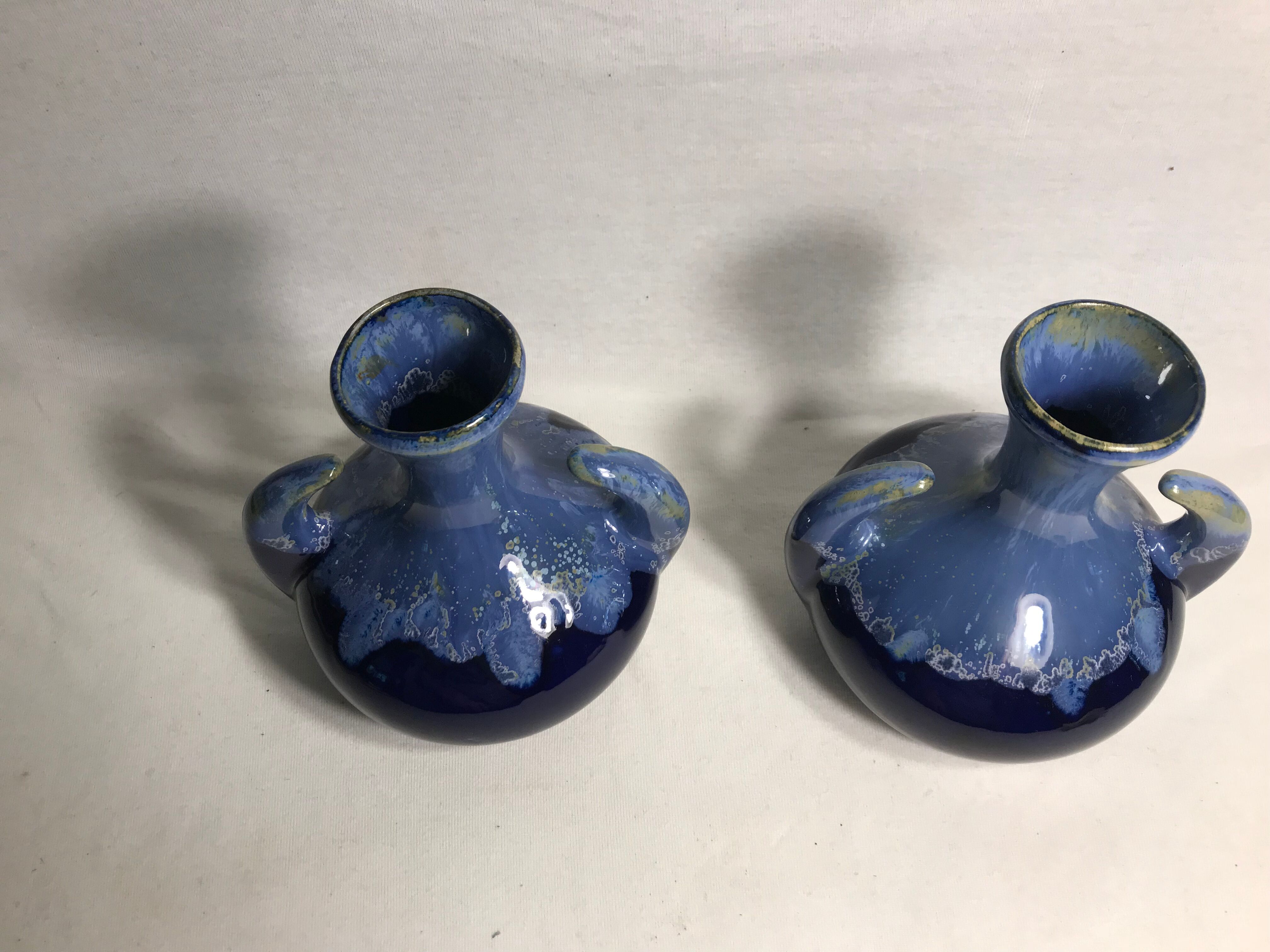 Pair of 2 ceramic vases
