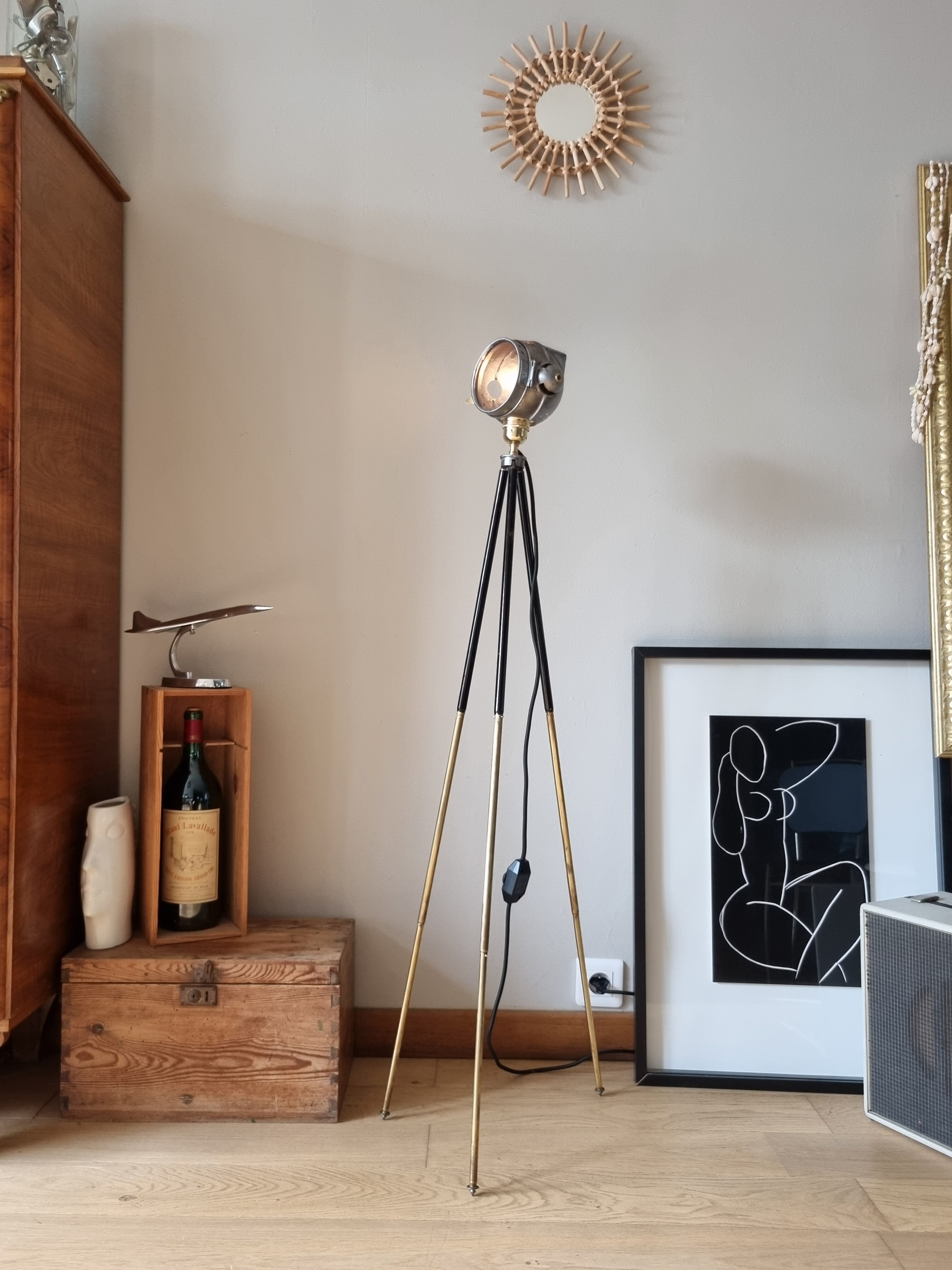 Former tripod projector, Besnard Paris, ca. 1910