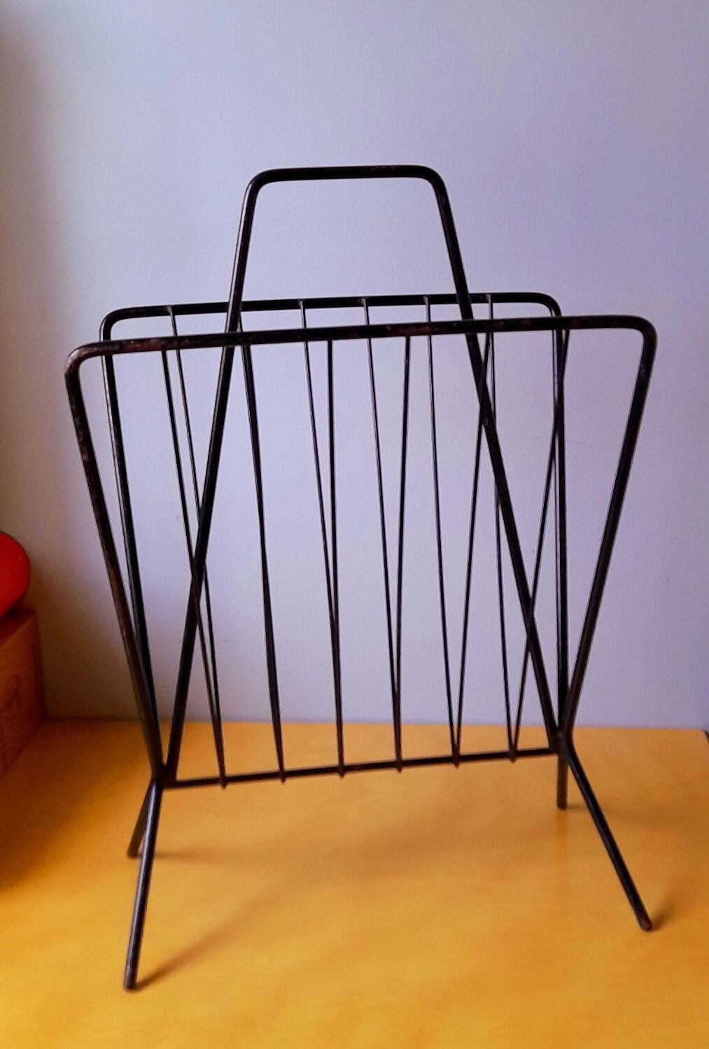 Metal magazine holder