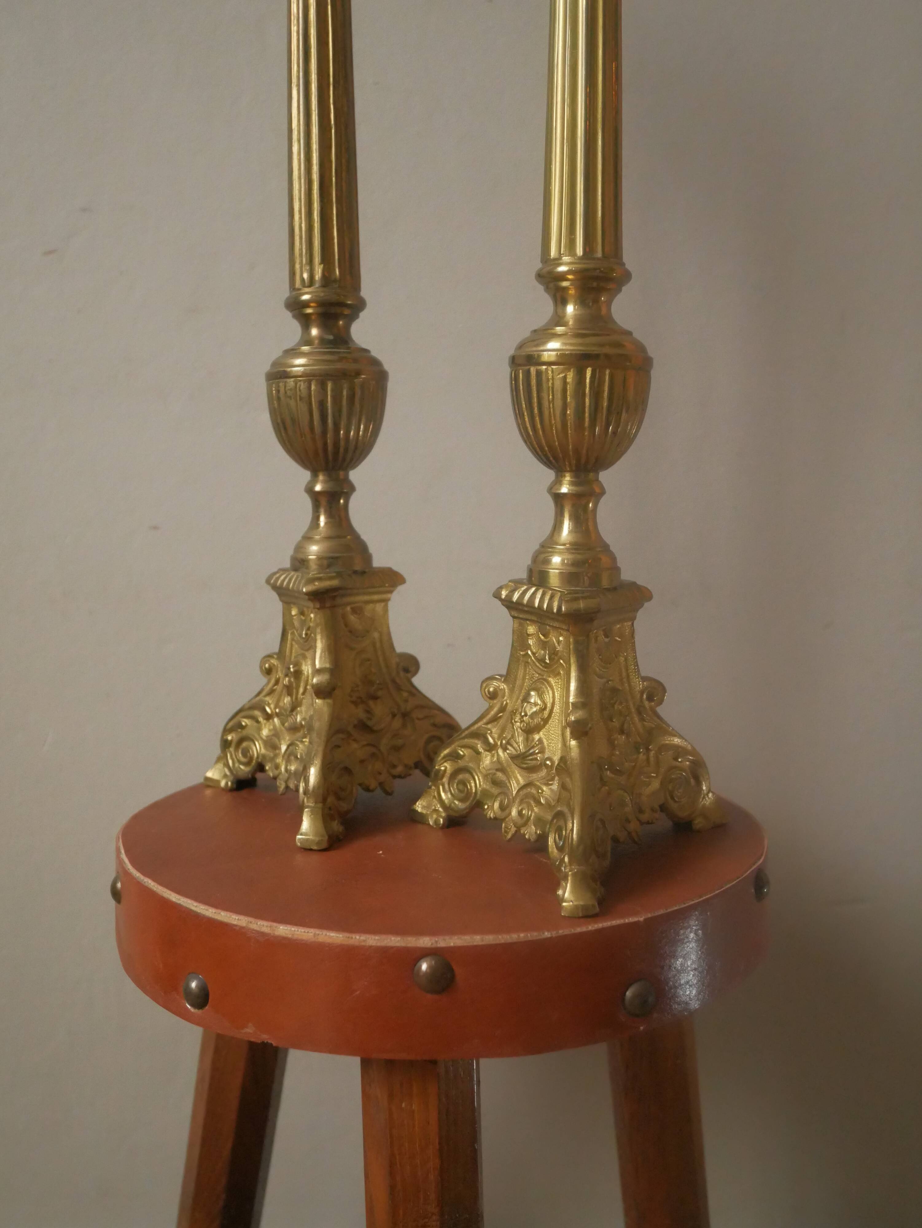 Paire de pique cièrge chandeliers candélabres bougeoirs antique religieux laiton décoration campagne