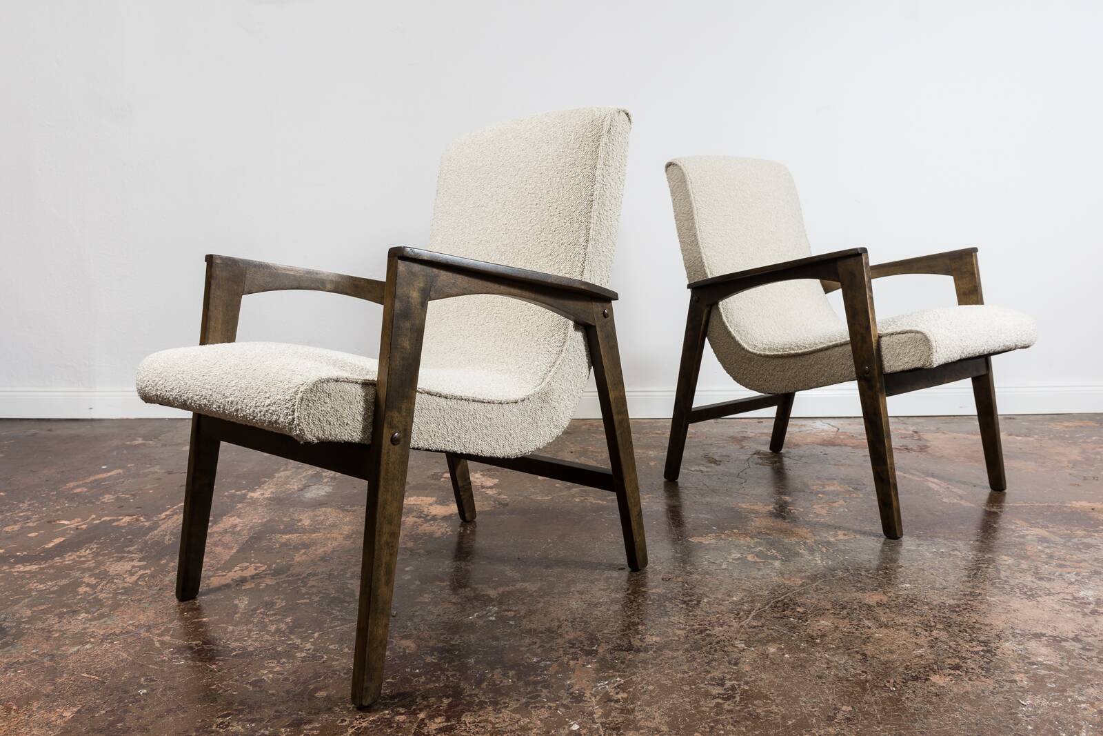Paire de Fauteuils Mid-Century en Boucle Beige 1964