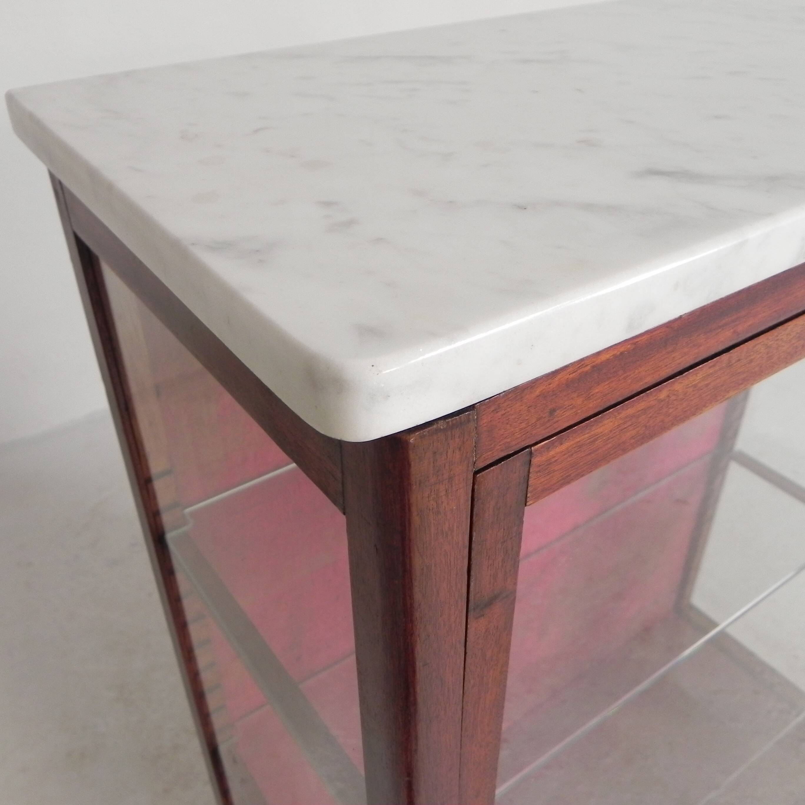 Mahogany display cabinet with marble top, 1920s