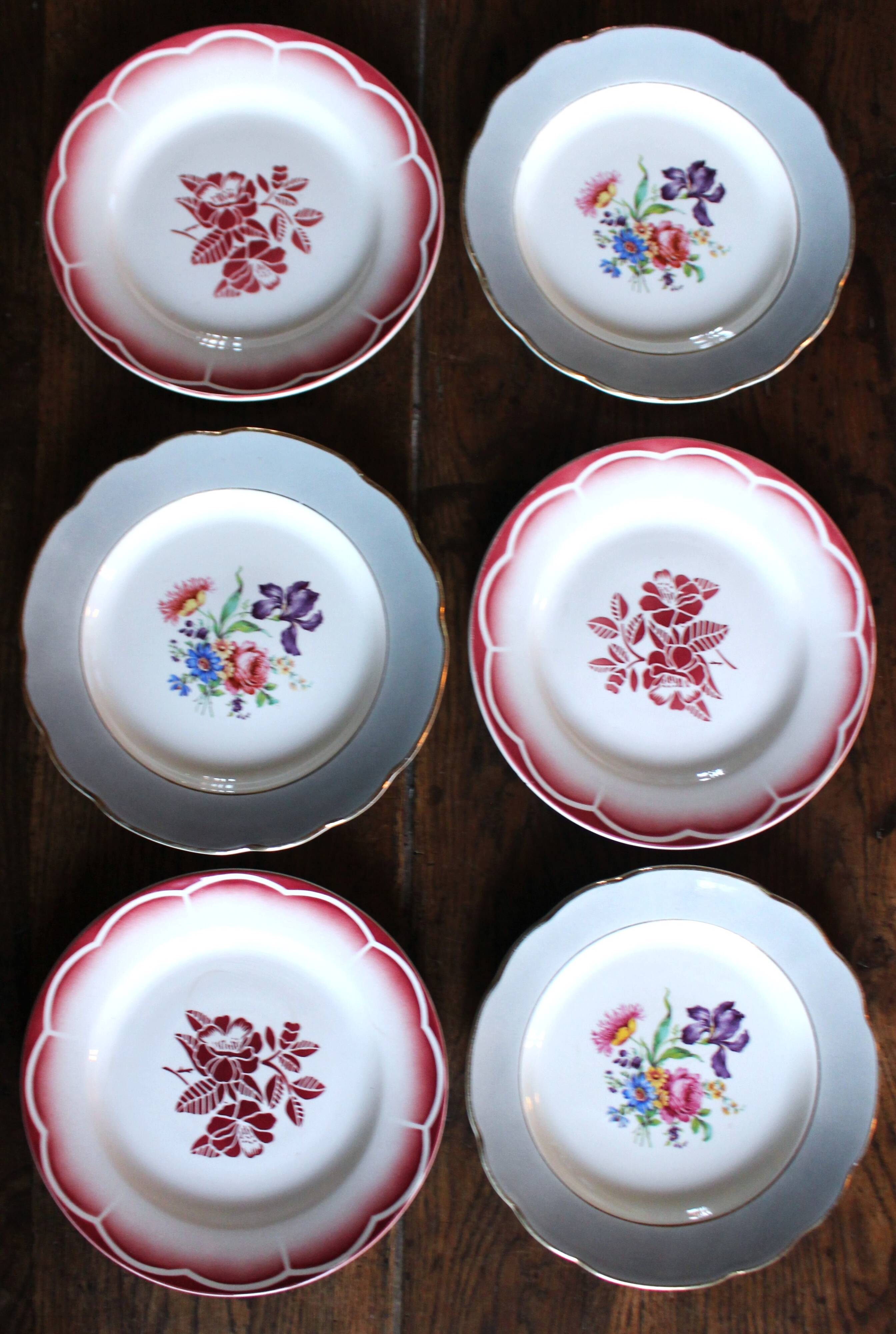 6 flat plates Digoin Sarregemines Marsac red with gold flowers