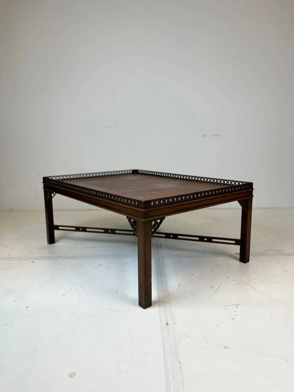 Table basse chinoise en acajou
