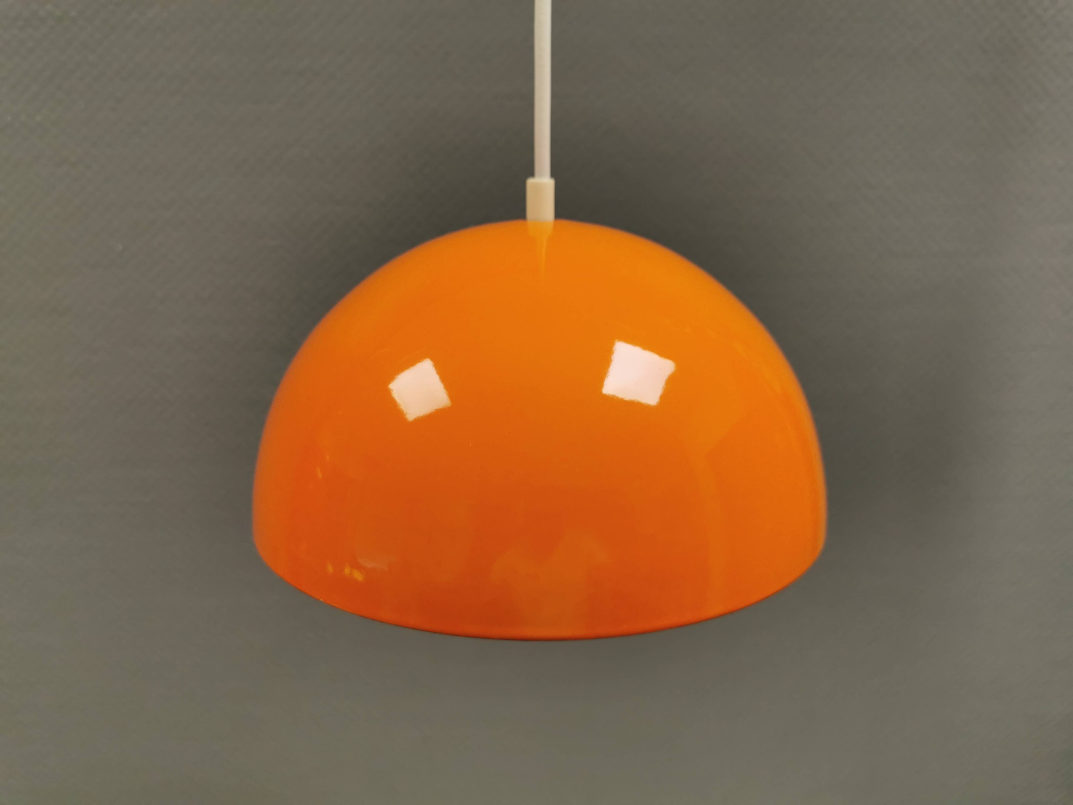 One of the original Flowerpot vp1 enamel lamps, designed by Verner Panton.