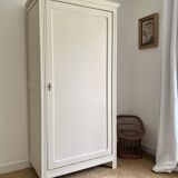 Armoire bonnetière parisienne