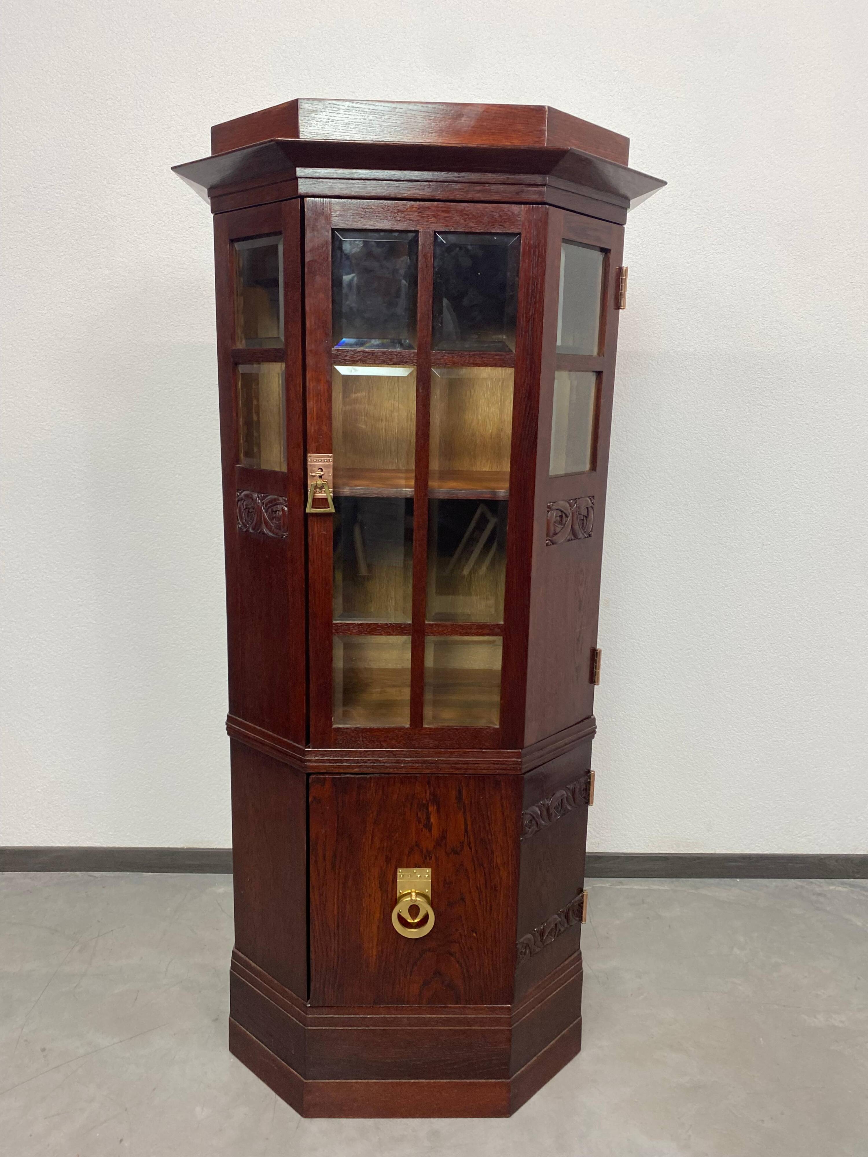 Vitrines Jugendstil dans le style de Joseph Maria Olbrich