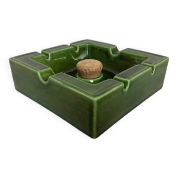 Large ashtray for pipes