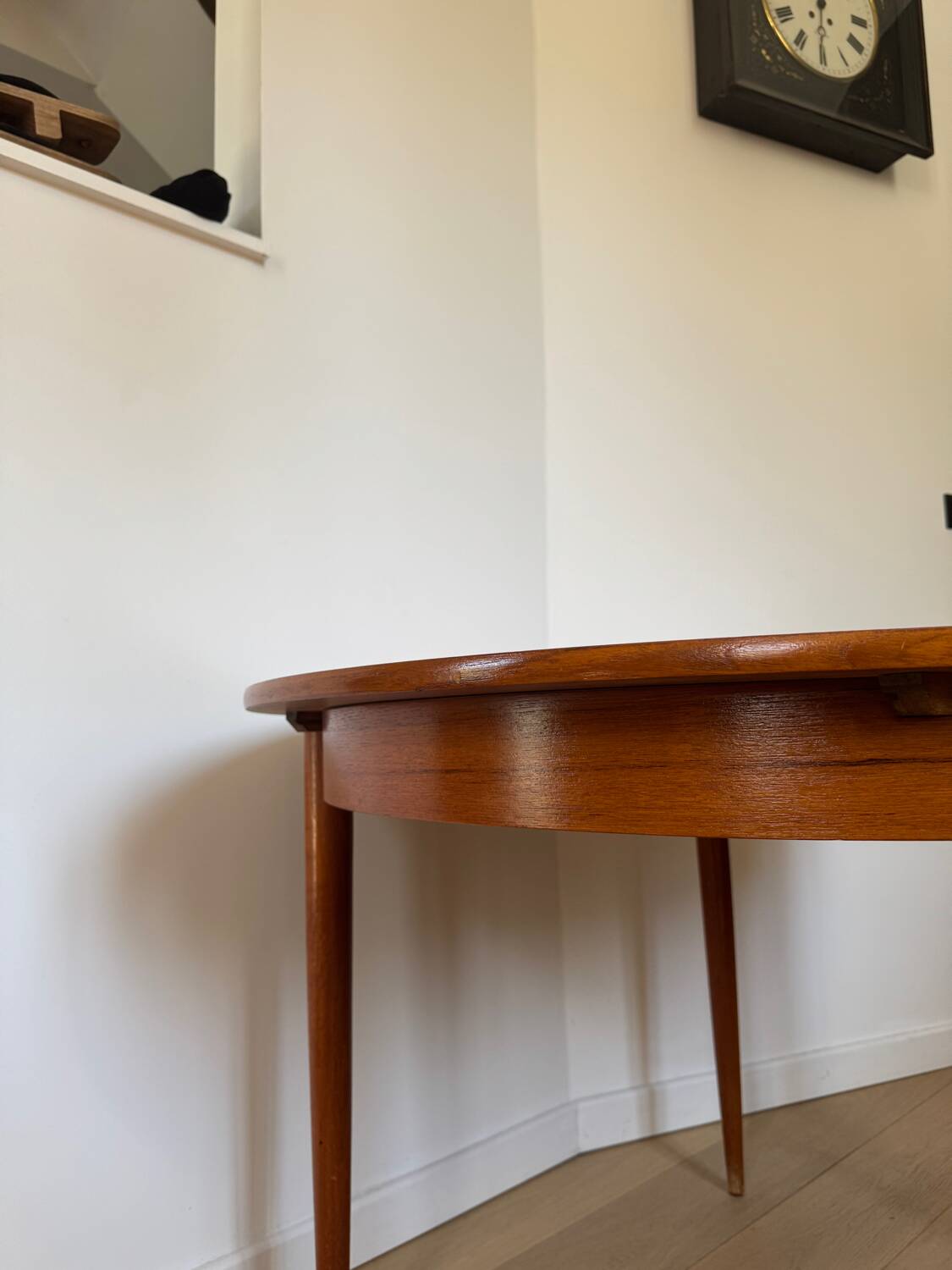 Scandinavian round table with compass legs