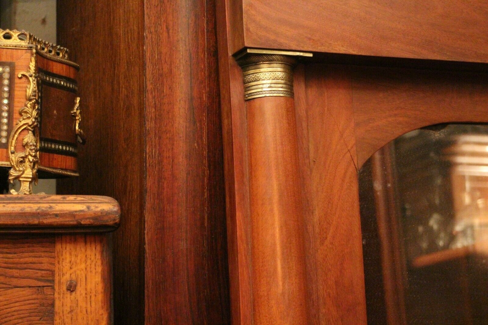 Mahogany pediment and half-column mirror and 118x91cm Empire-style bronze ornament
