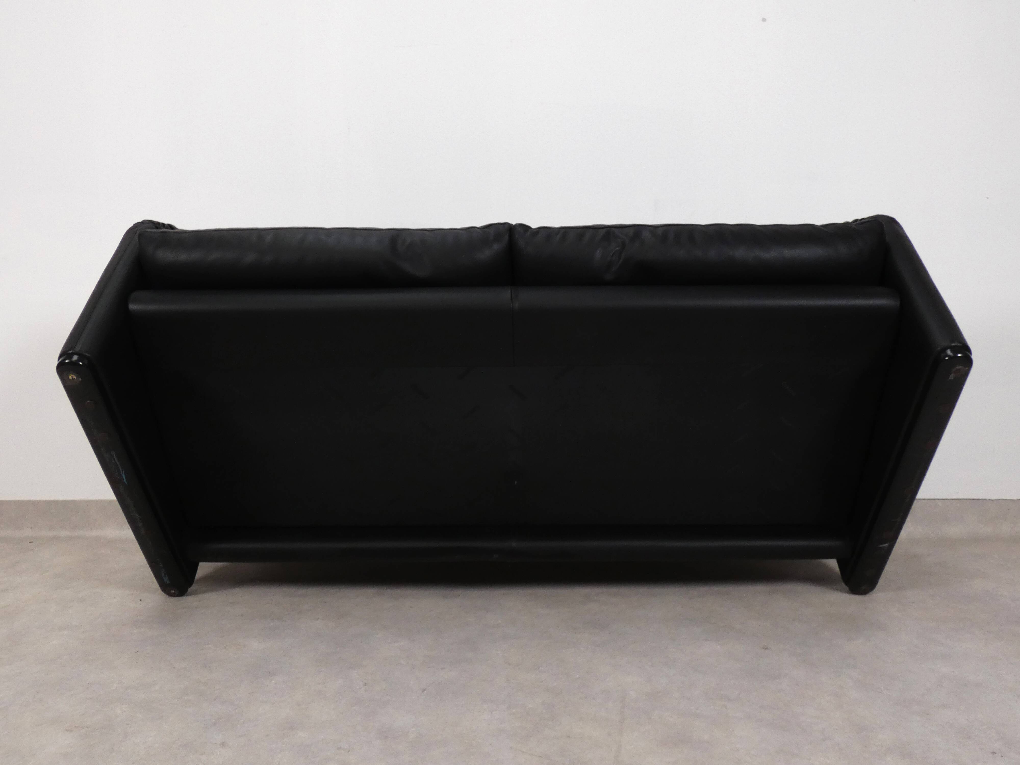 Cassina Maralunga 2,5 seater - black leather