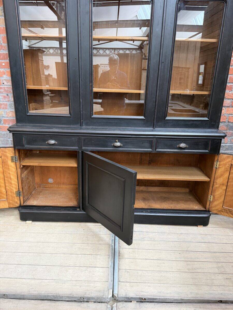 Bibliothèque XIXème patinée noire