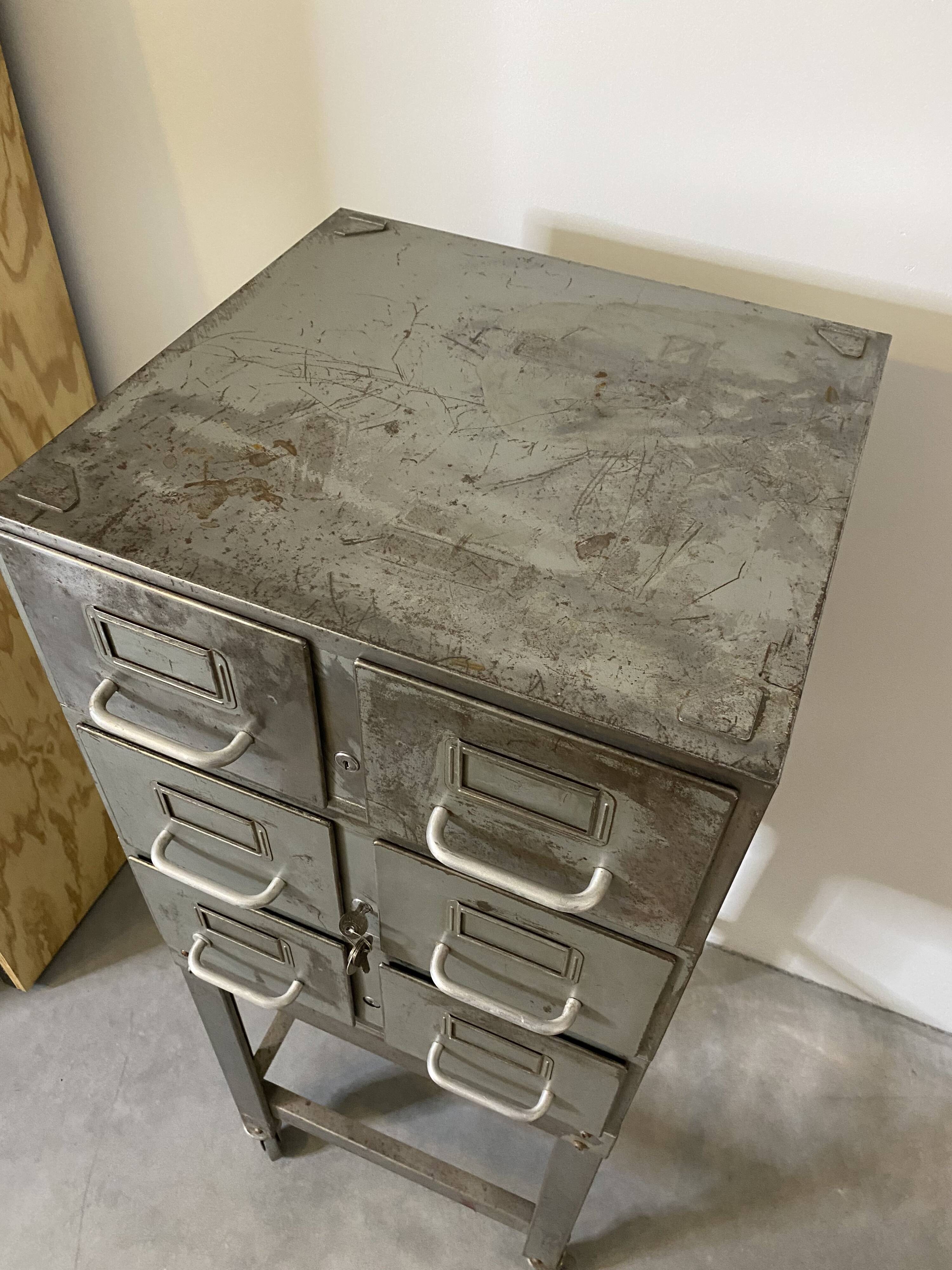 Industrial trade furniture with drawers