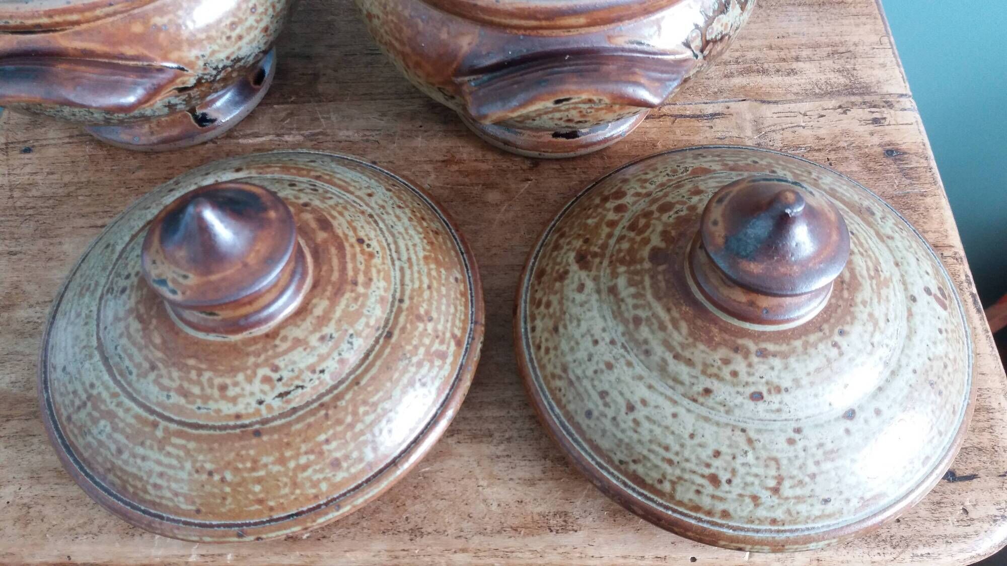 Soup bowls covered signed by Jean-Pierre Prud’homme in Puisaye stoneware.