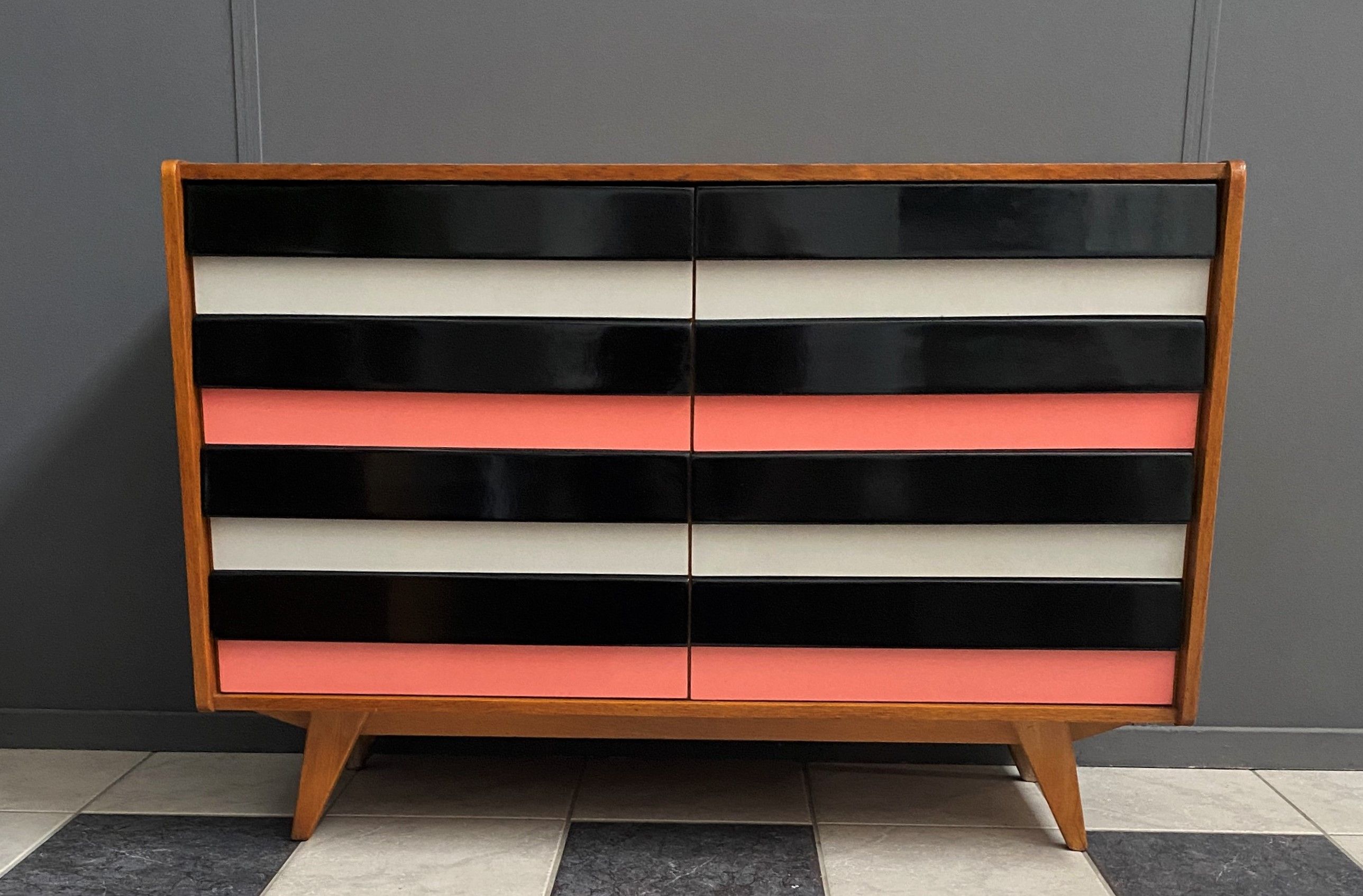 Jiri jiroutek sideboard U-450 pink 8-drawers 1960s Interier Praha