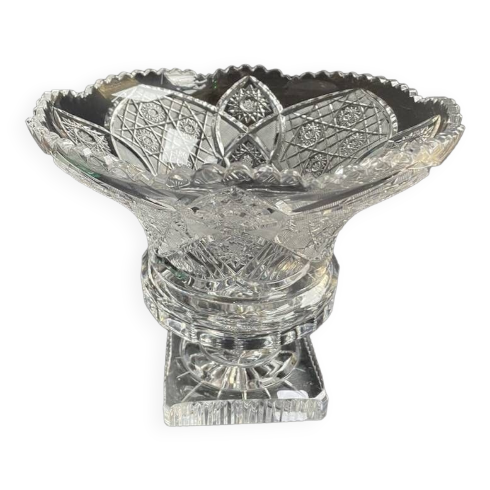 Large bowl on foot – Cut crystal - 20th century