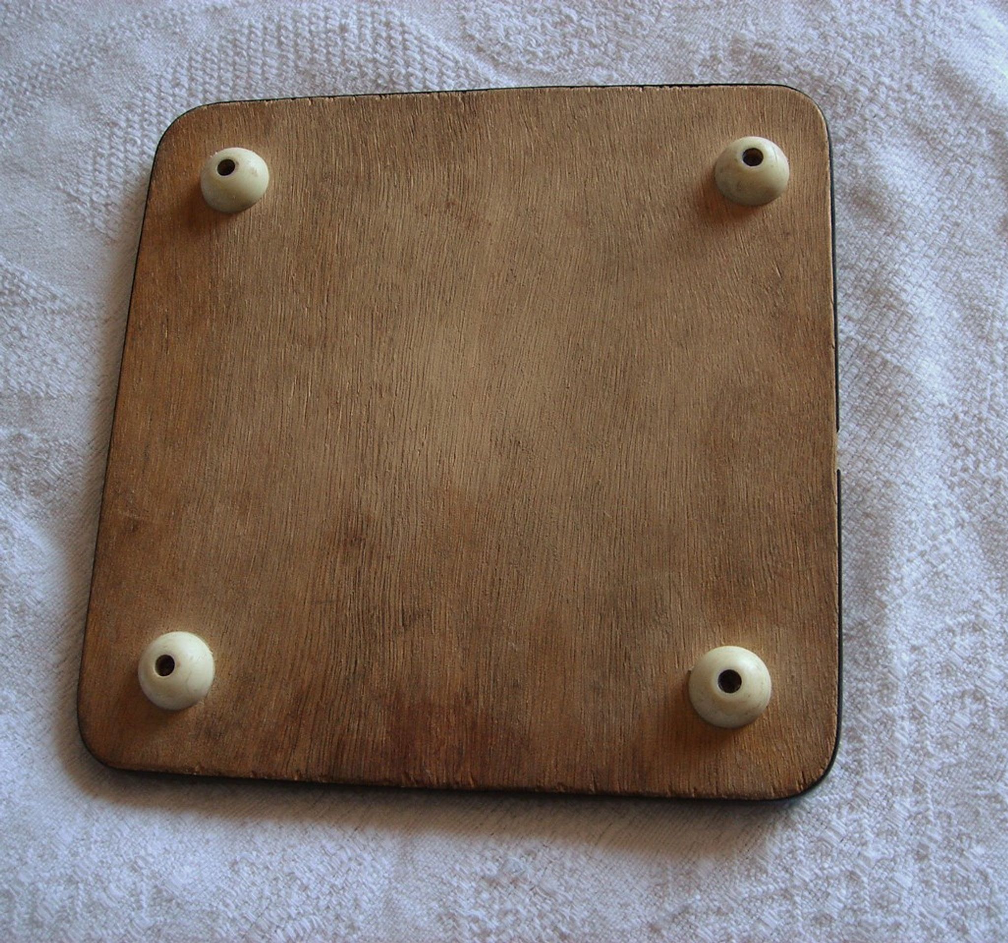 Formica table mat in cork blue green green
