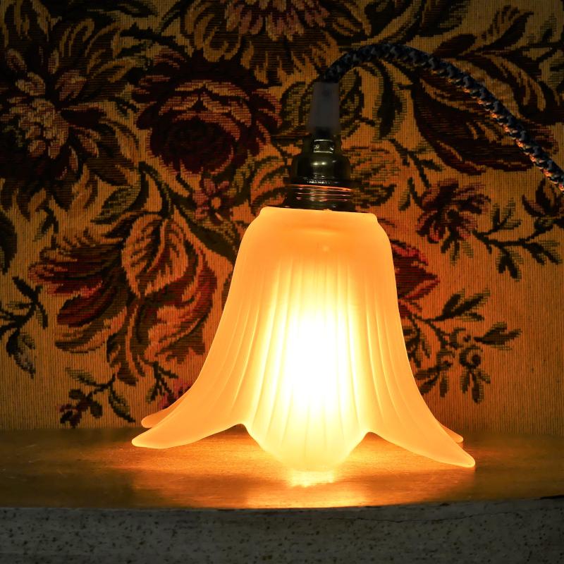 Vintage Walkman - Tulip in glass paste