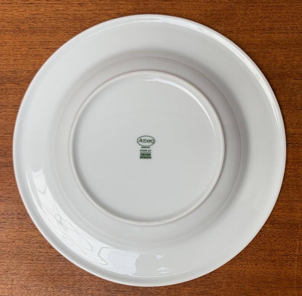 Postmodern German series of flying objects, soup plates by David Palterer and Sieger Design for Arzberg, 1990s, set of 7.