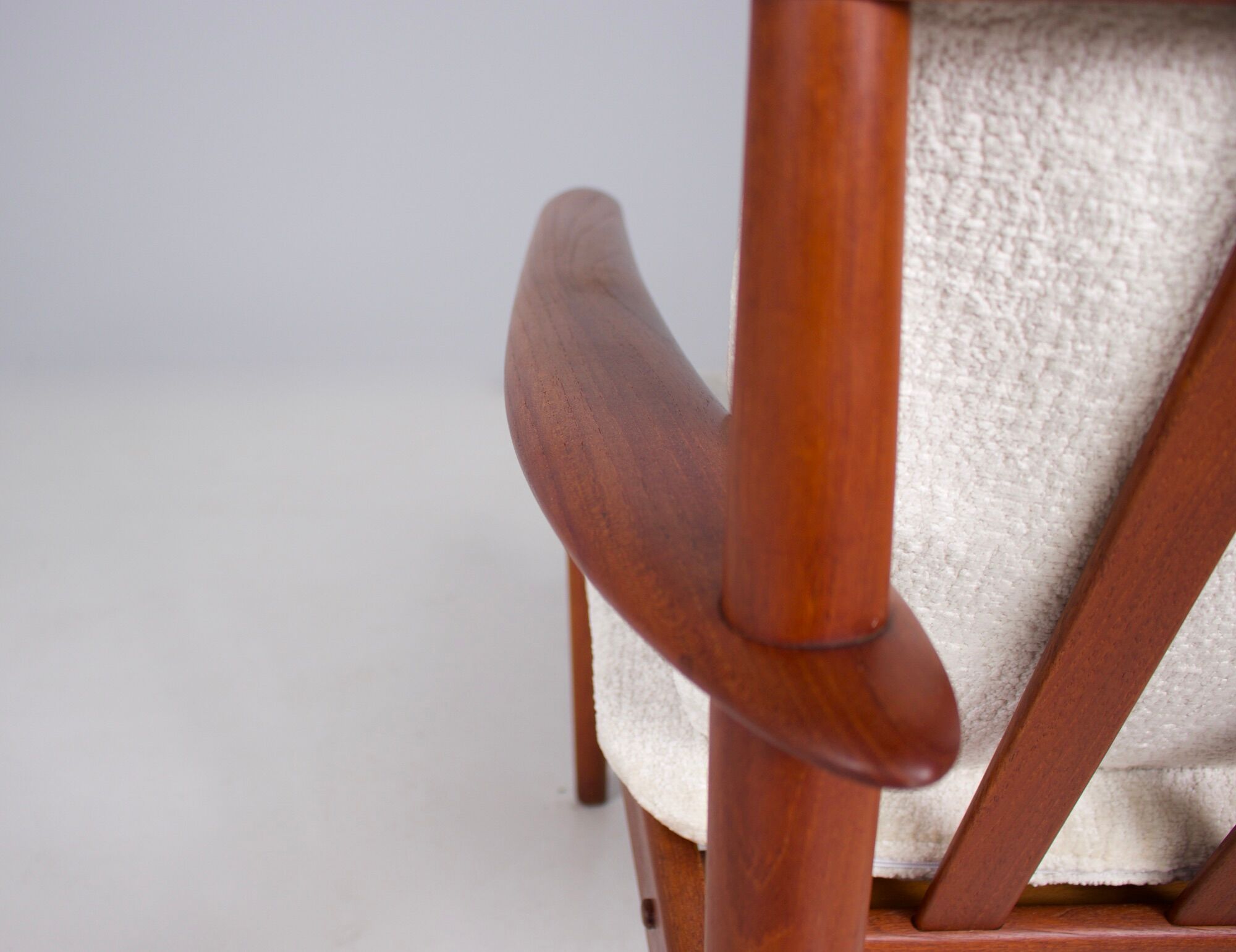 Bench "PJ 56/3" by Grete Jalk