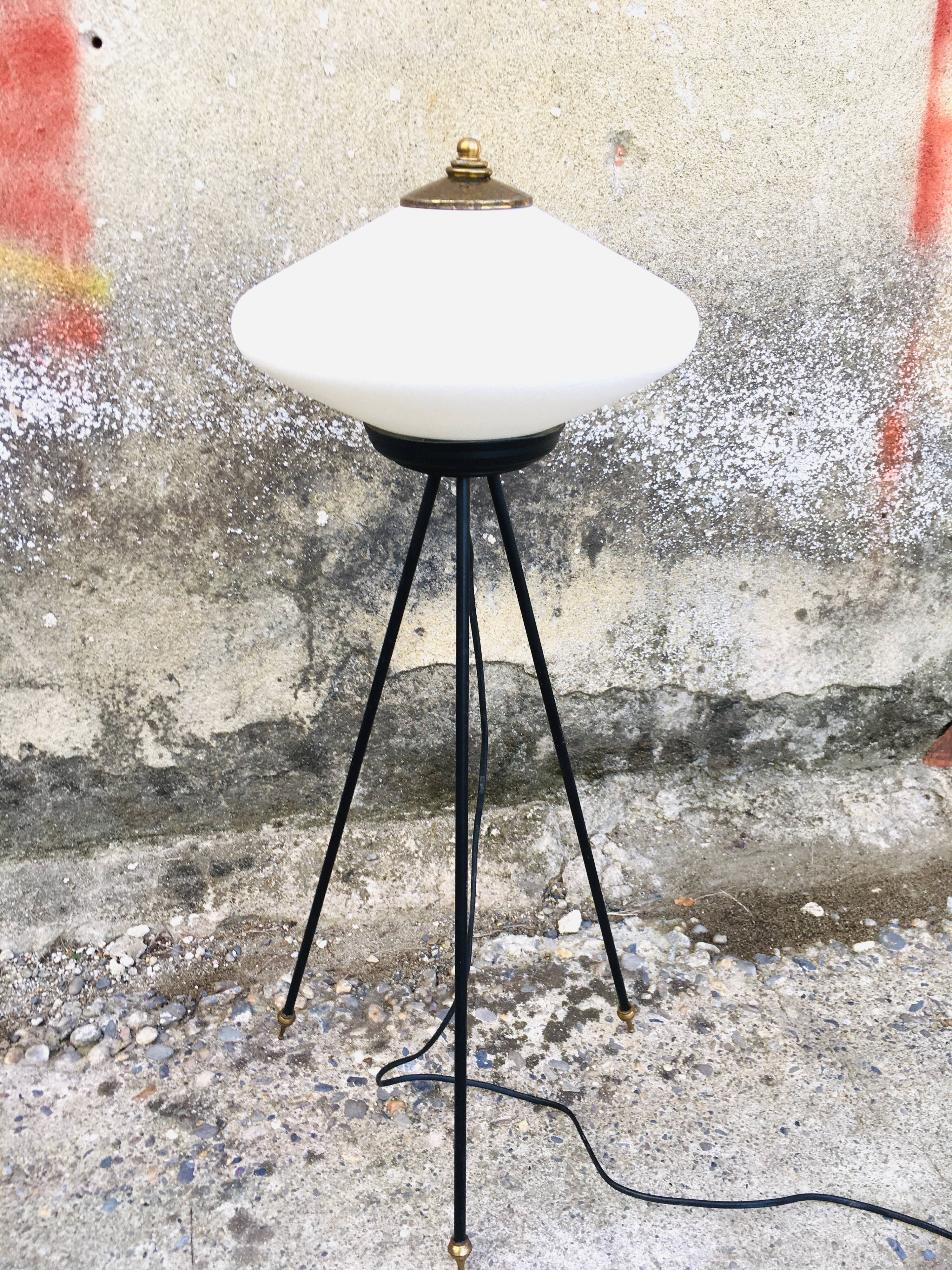 Tripod lamp from the 1950s