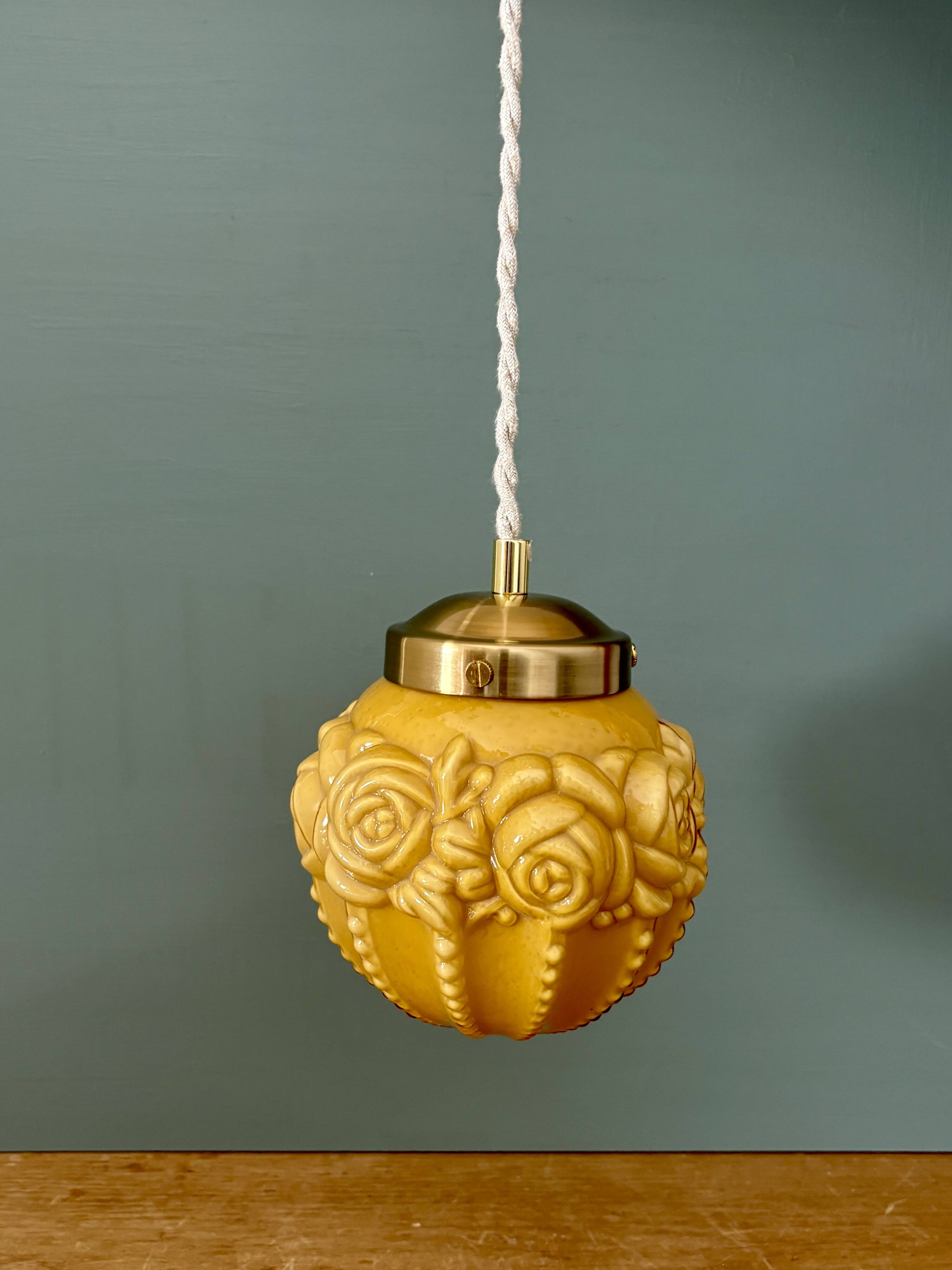 Vintage art deco globe pendant light in ochre opaline