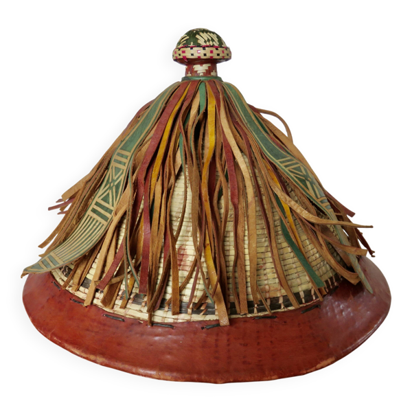 Chapeau conique africain, Fulani, en cuir et corde tressée, année 1900 — Beyit