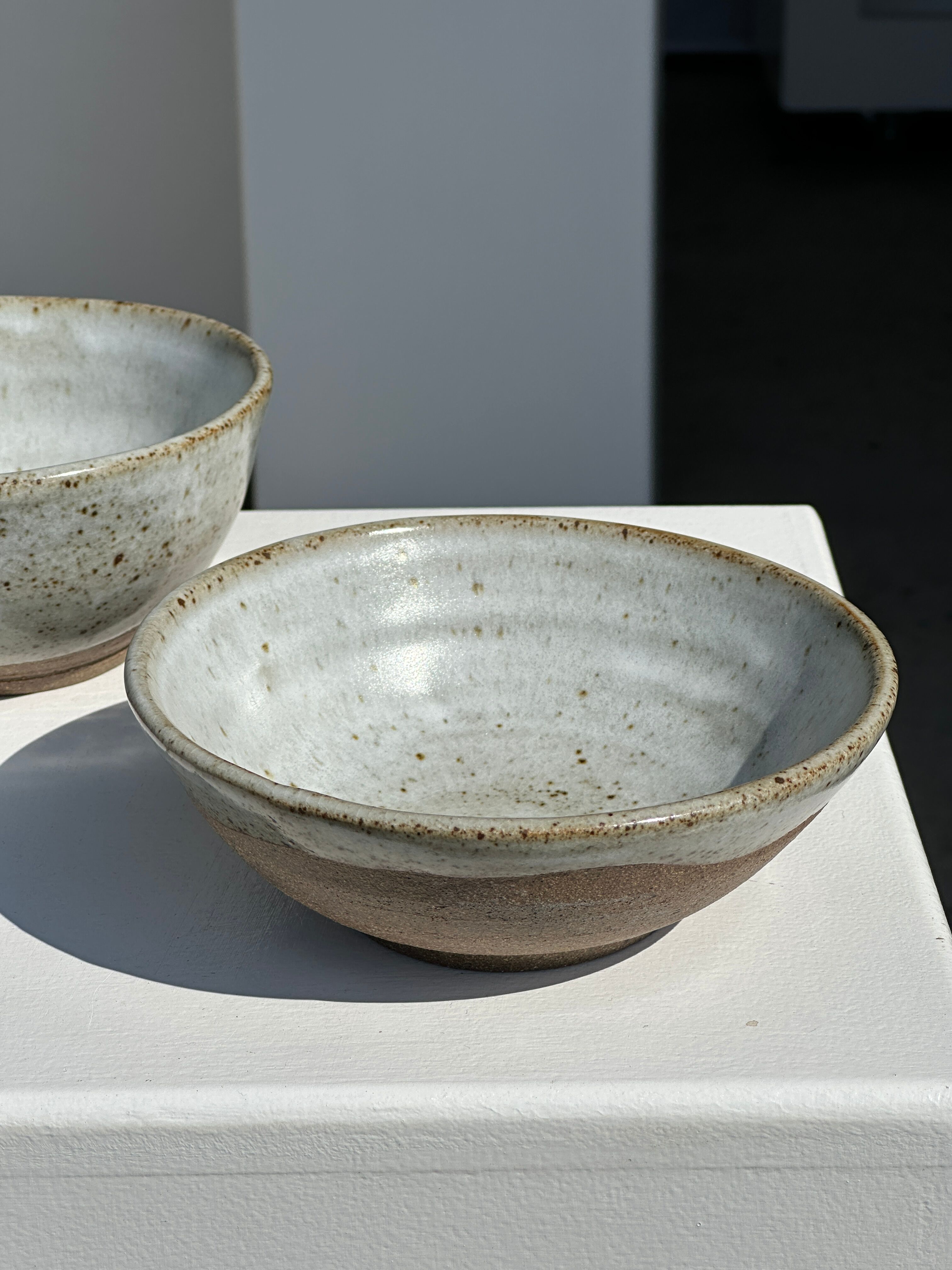 Duo of small brown bowls and speckled glazed ceramic (1top + 1bottom)