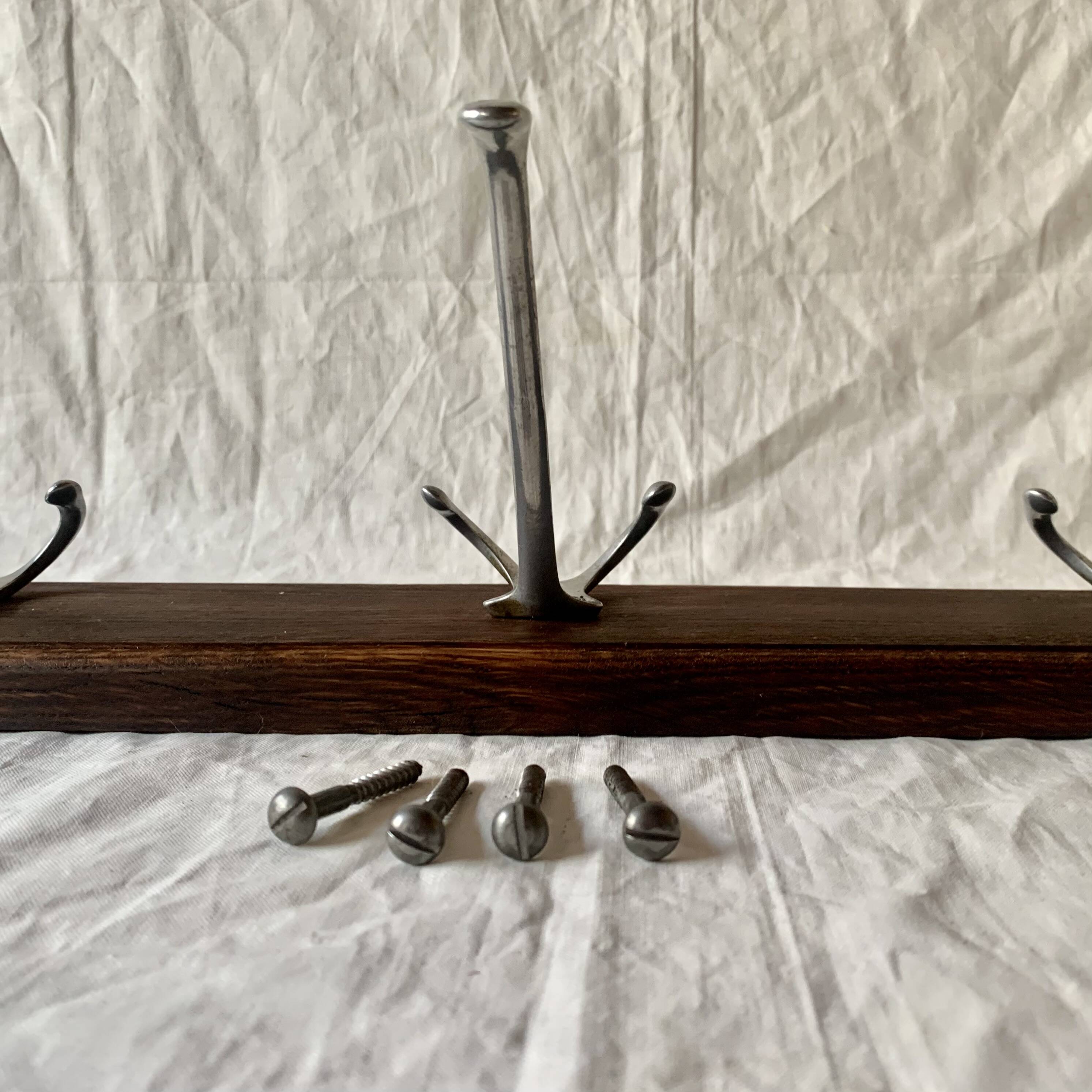 Vintage wall-mounted coat rack in solid wood - 3 cast aluminum hooks