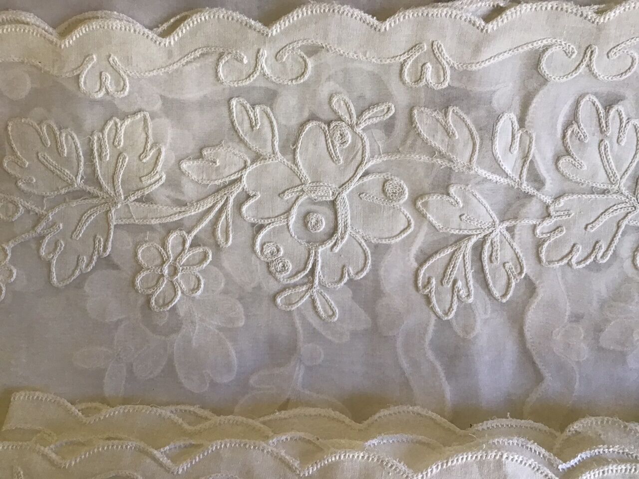 Ceremonial tablecloth in white organza
