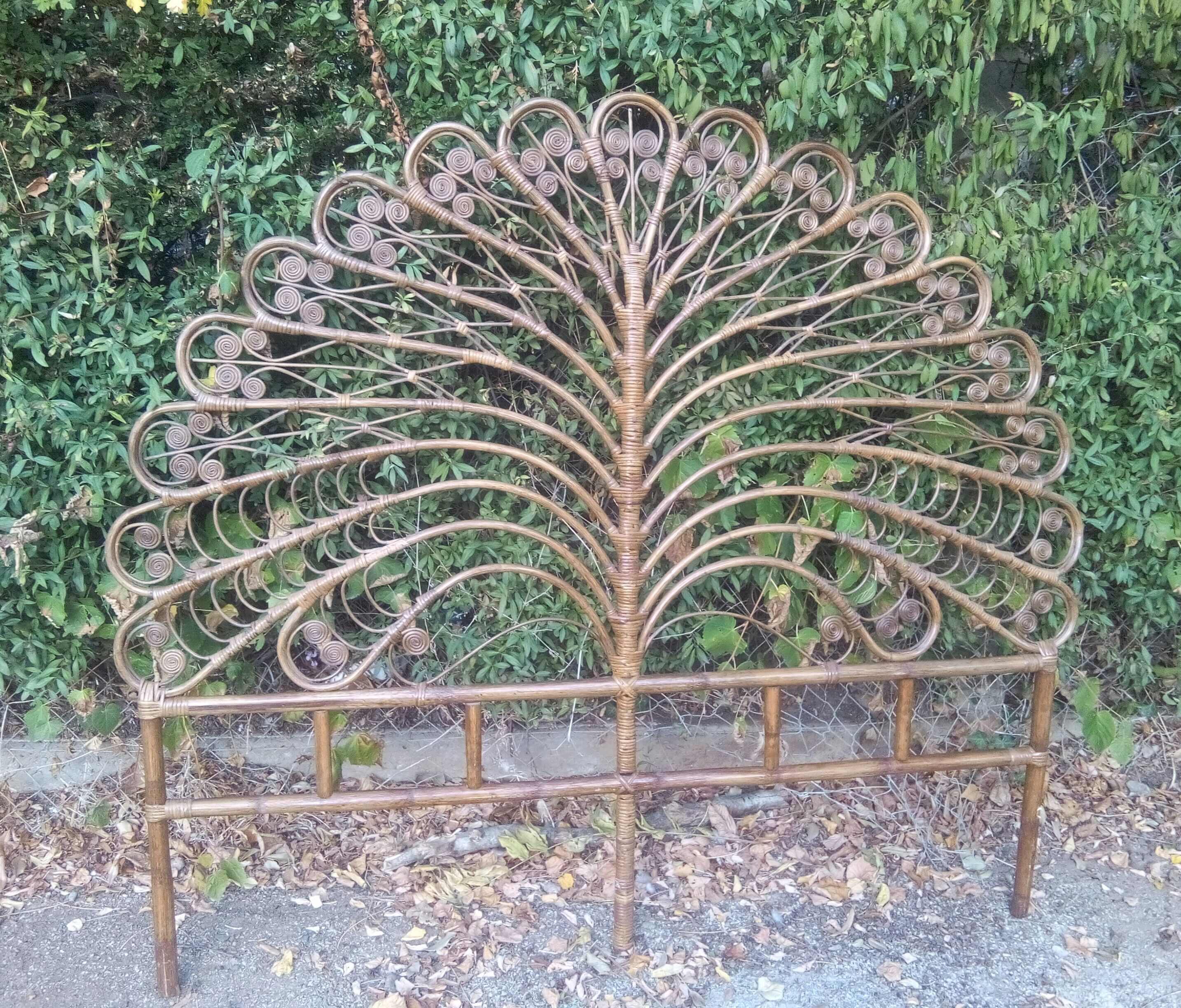2-seat peacock rattan headboard