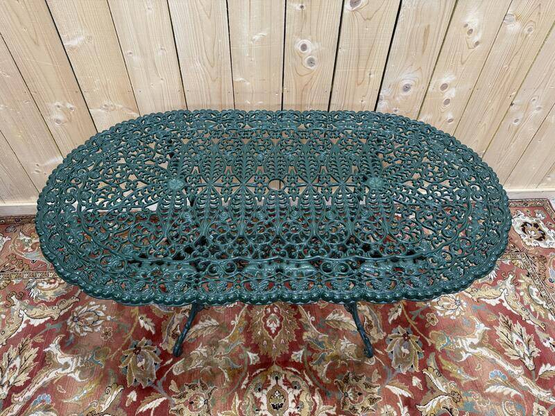 Table de jardin en fer peint style Art Nouveau