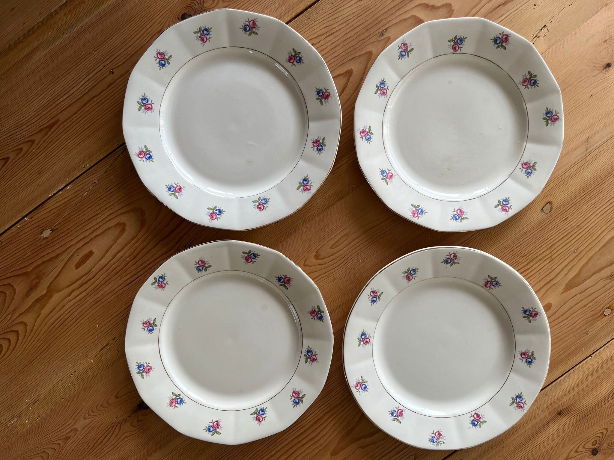 4 old Digoin & Sarreguemines “little flowers” flat plates