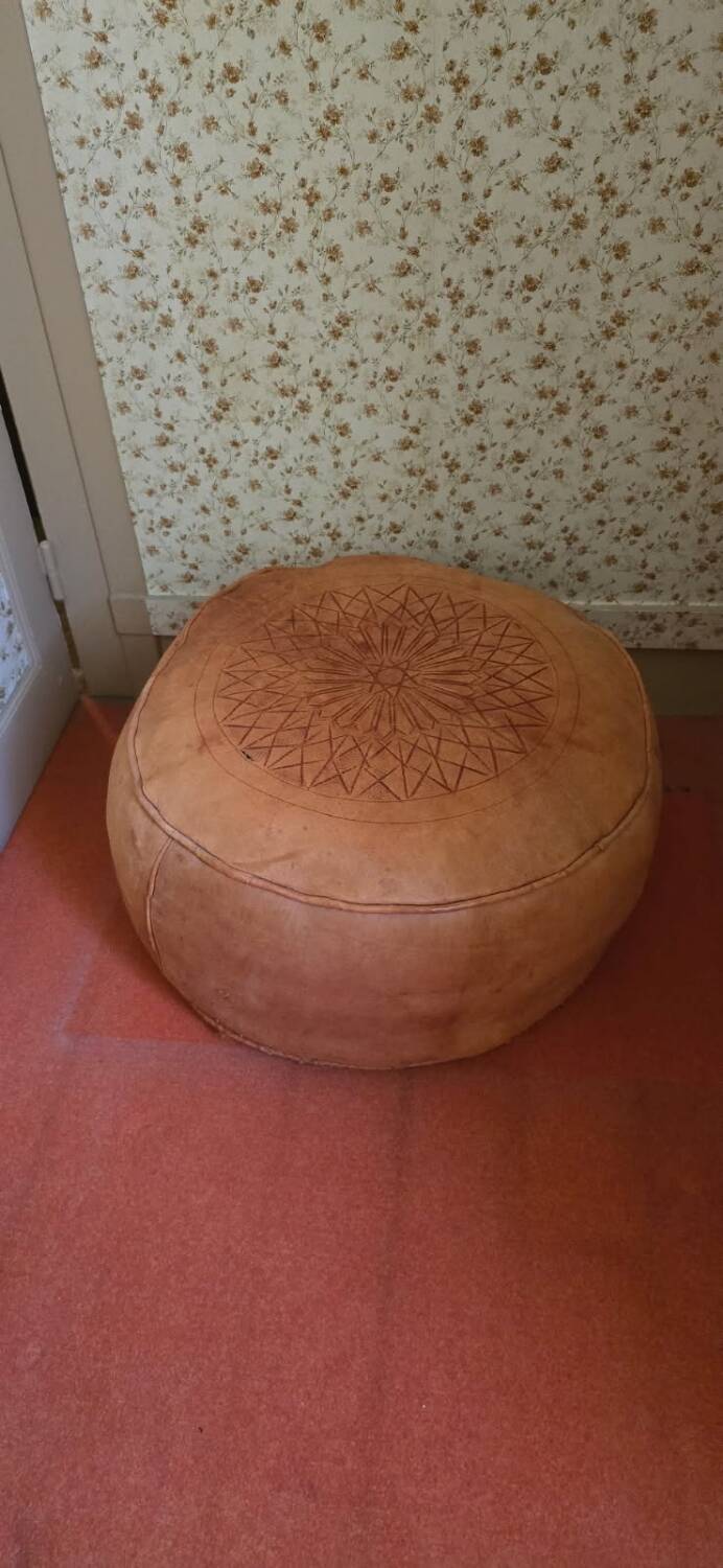 Moroccan leather pouf