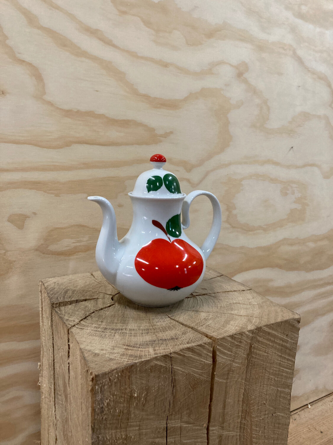 Vintage German Seltmann Bavaria Apple Teapot / fruit