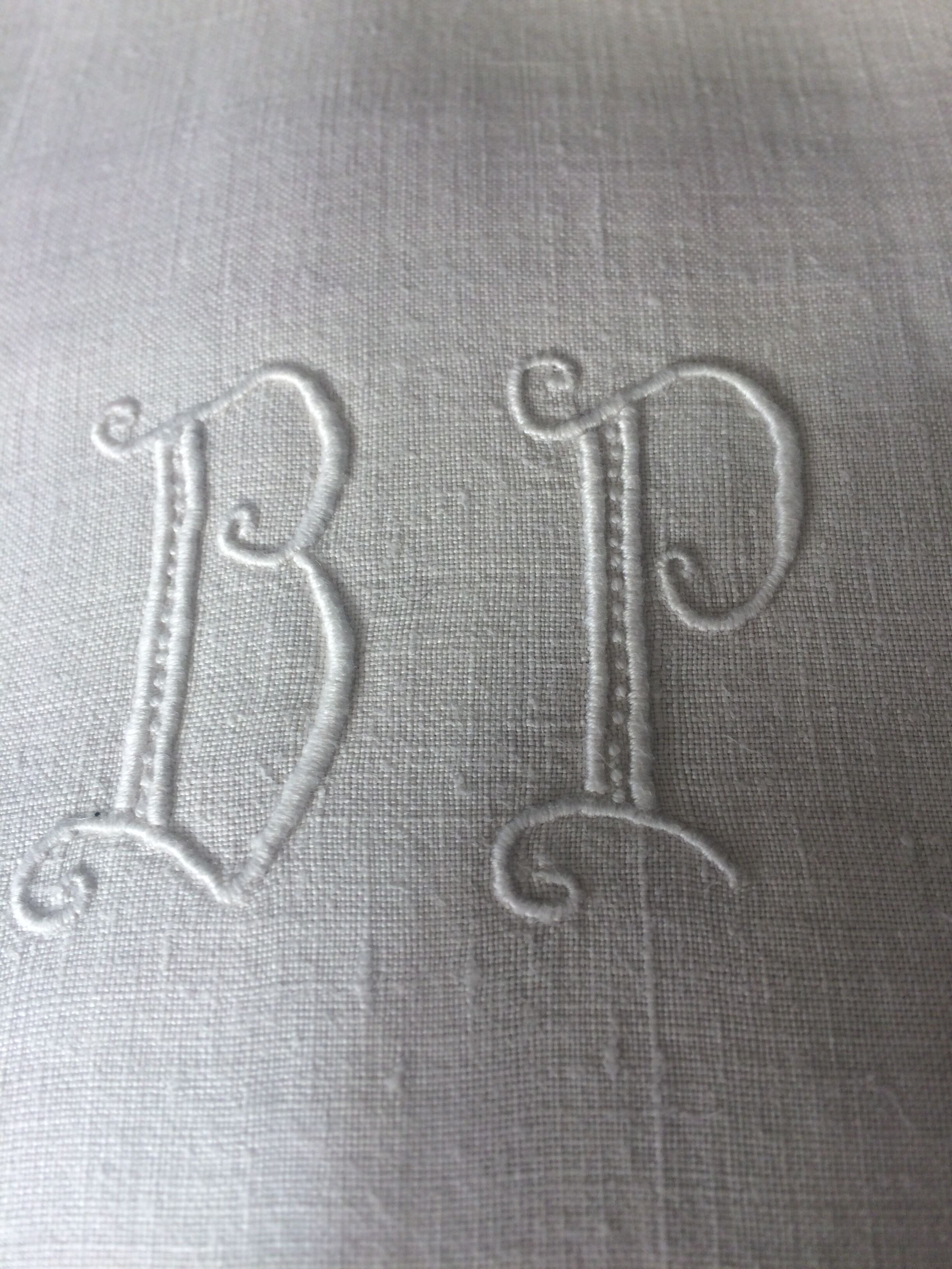 12 mongrammees of the 1930s towels