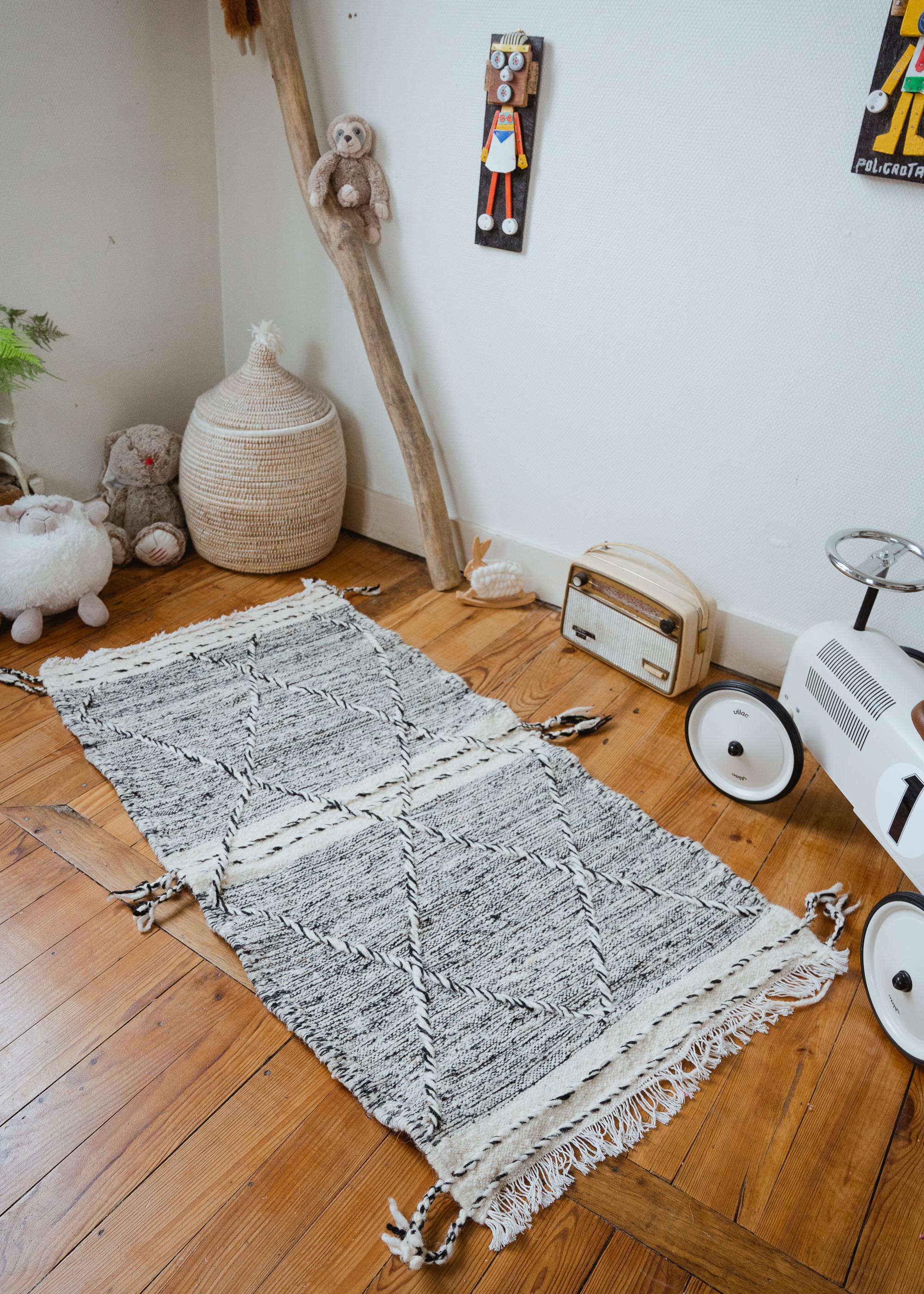 Berber carpet Zanafi - 100% black and white wool - 115 cm x 60 cm