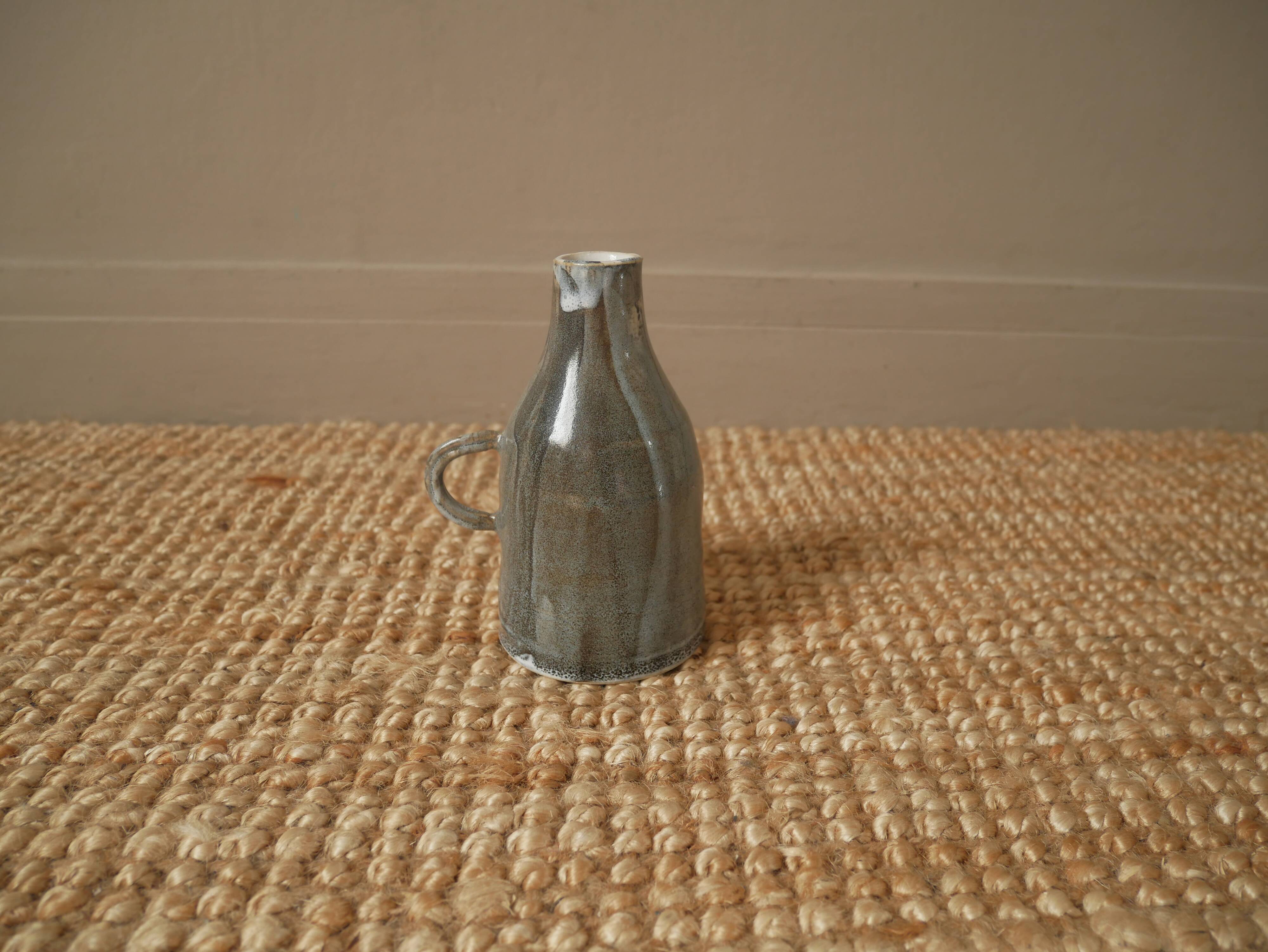Vase soliflore in ceramic handmade pottery artisanal manufacturing contemporary design