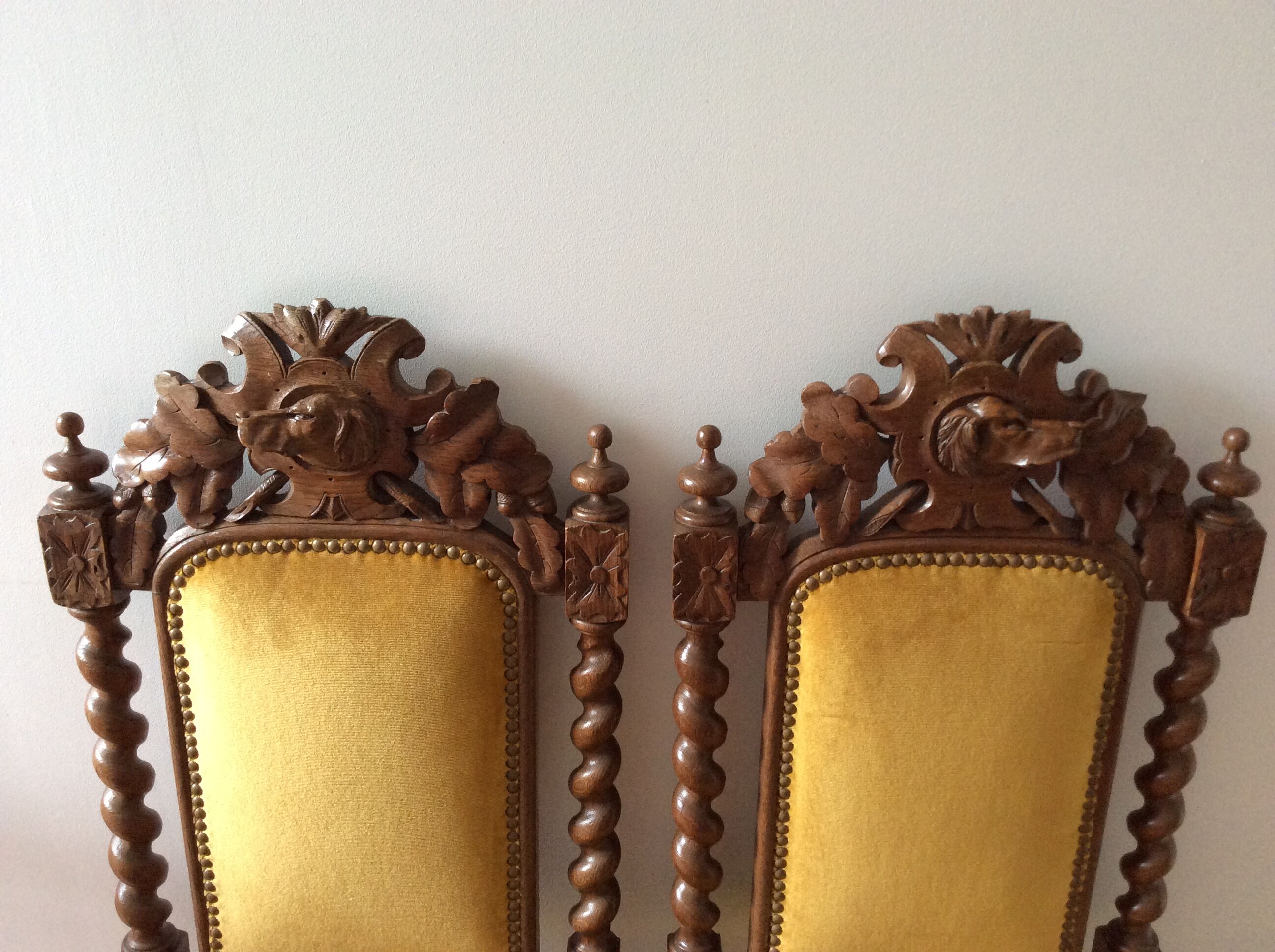 Pair of chairs chauffeurs style Henri II