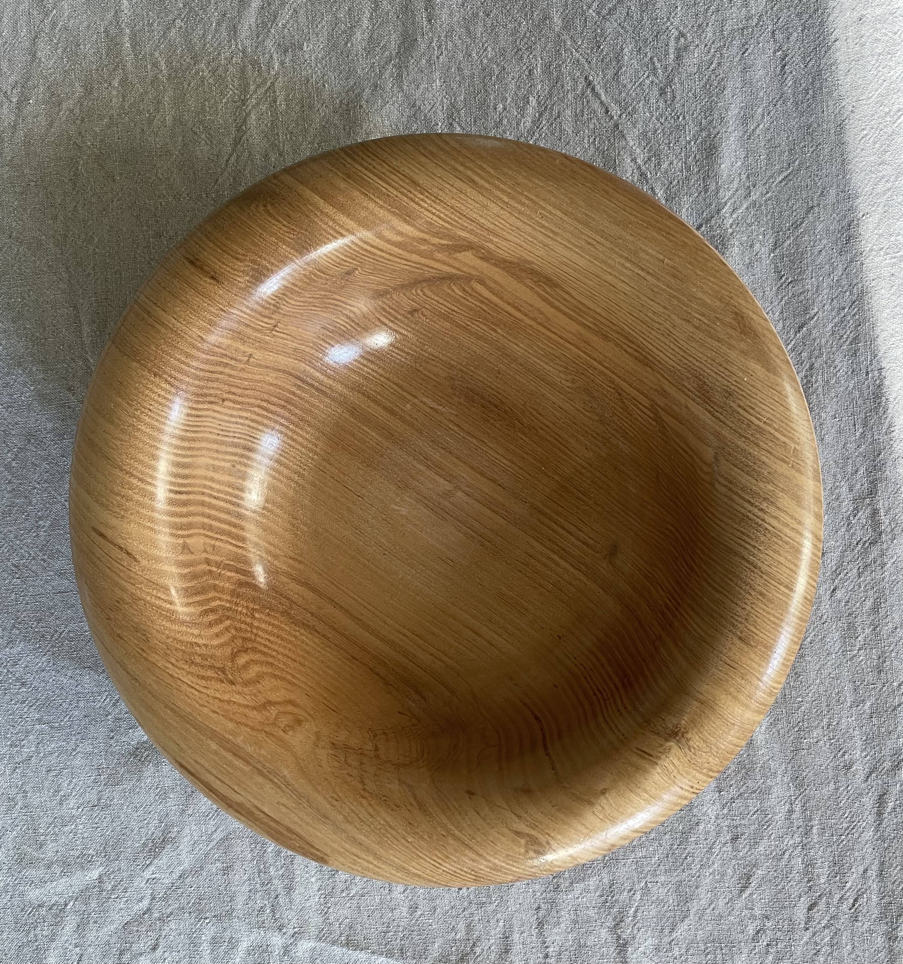 Vintage light wood pocket drains