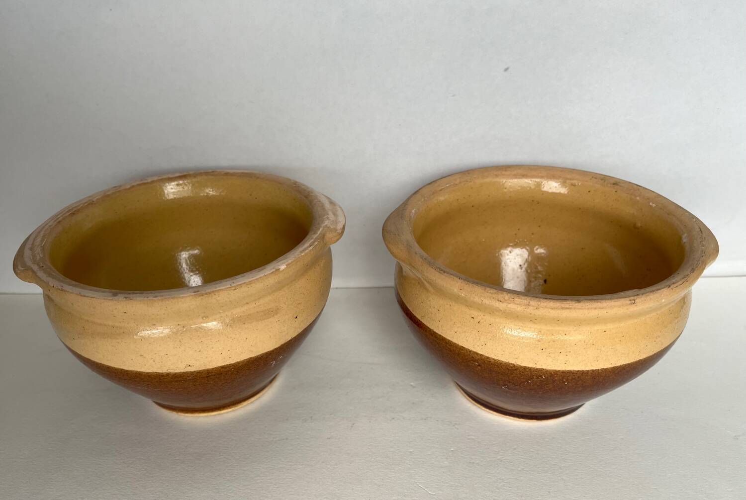 2 soup bowls