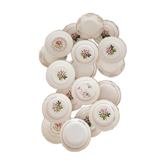 Set of 18 flat plates