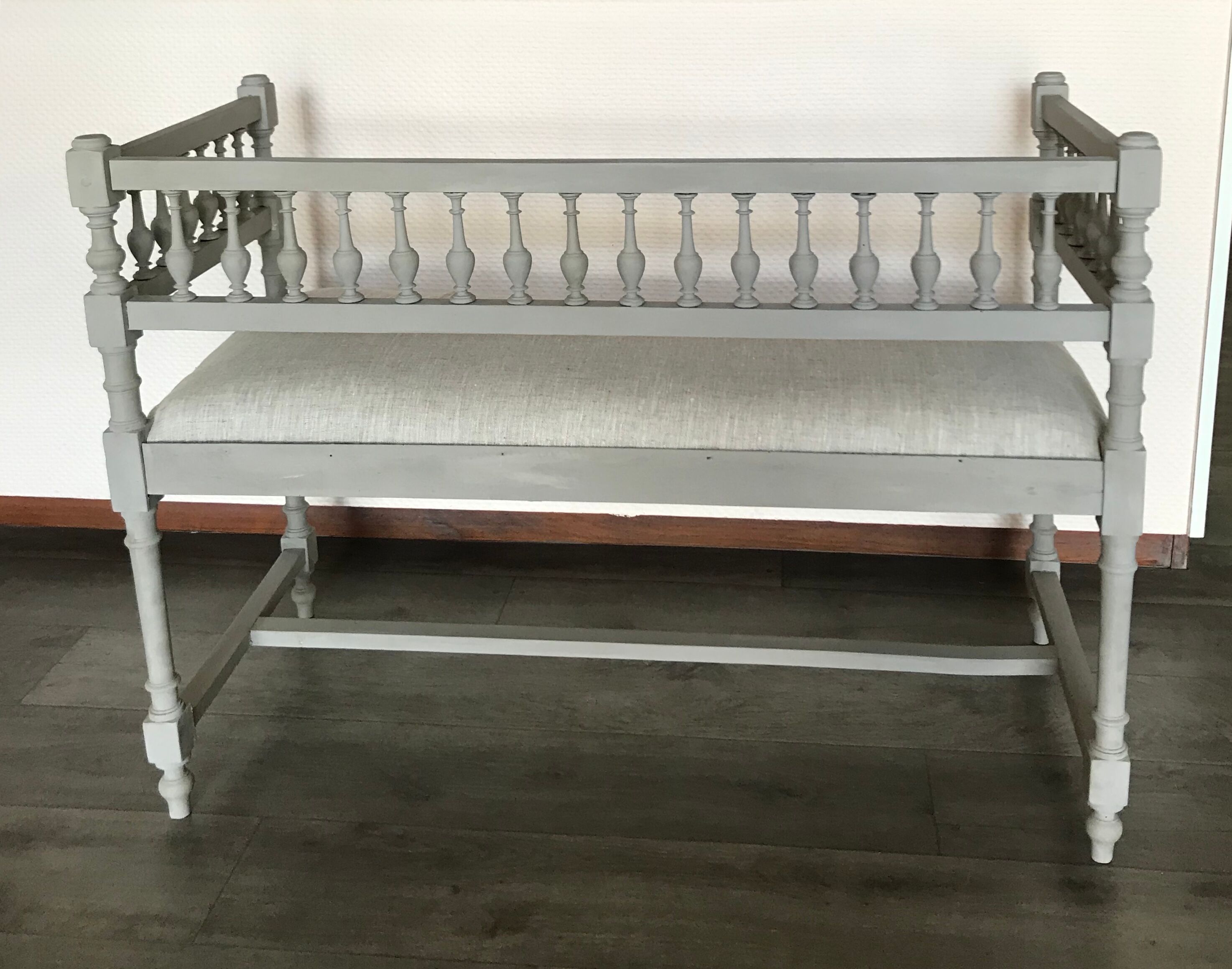 Two-seater bench with balusters