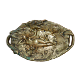 Bronze cup of the late nineteenth century representing a